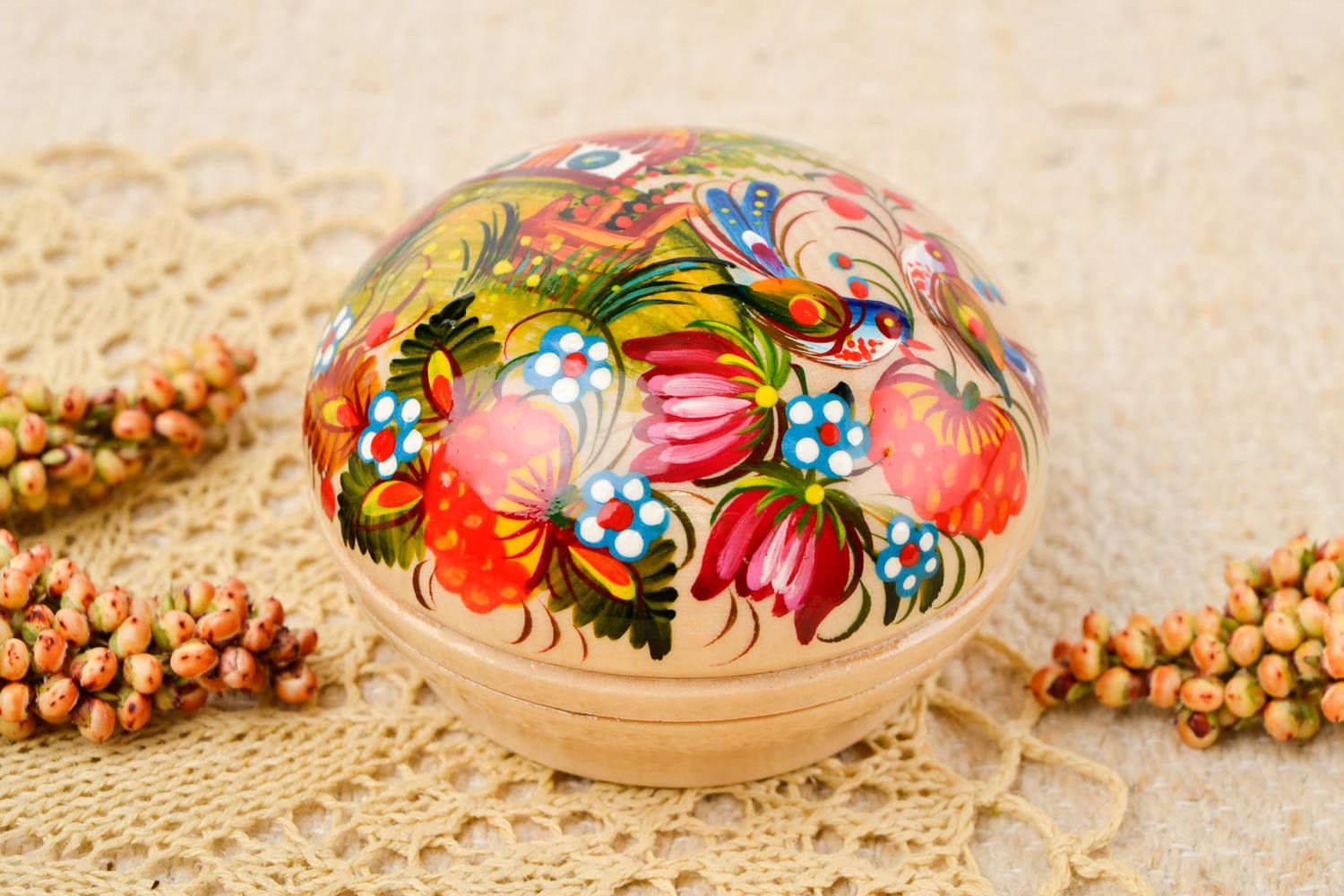 Petit Boîte à bijoux en bois fait main avec fleurs peintes Décoration maison photo 1