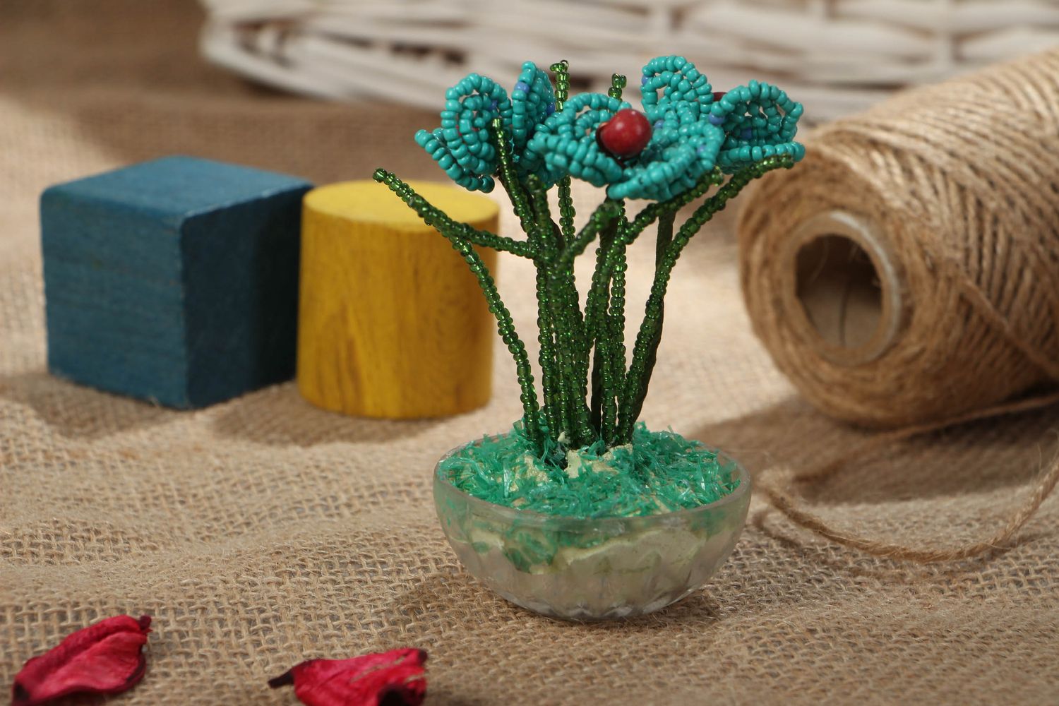 Beaded basket with flowers photo 5