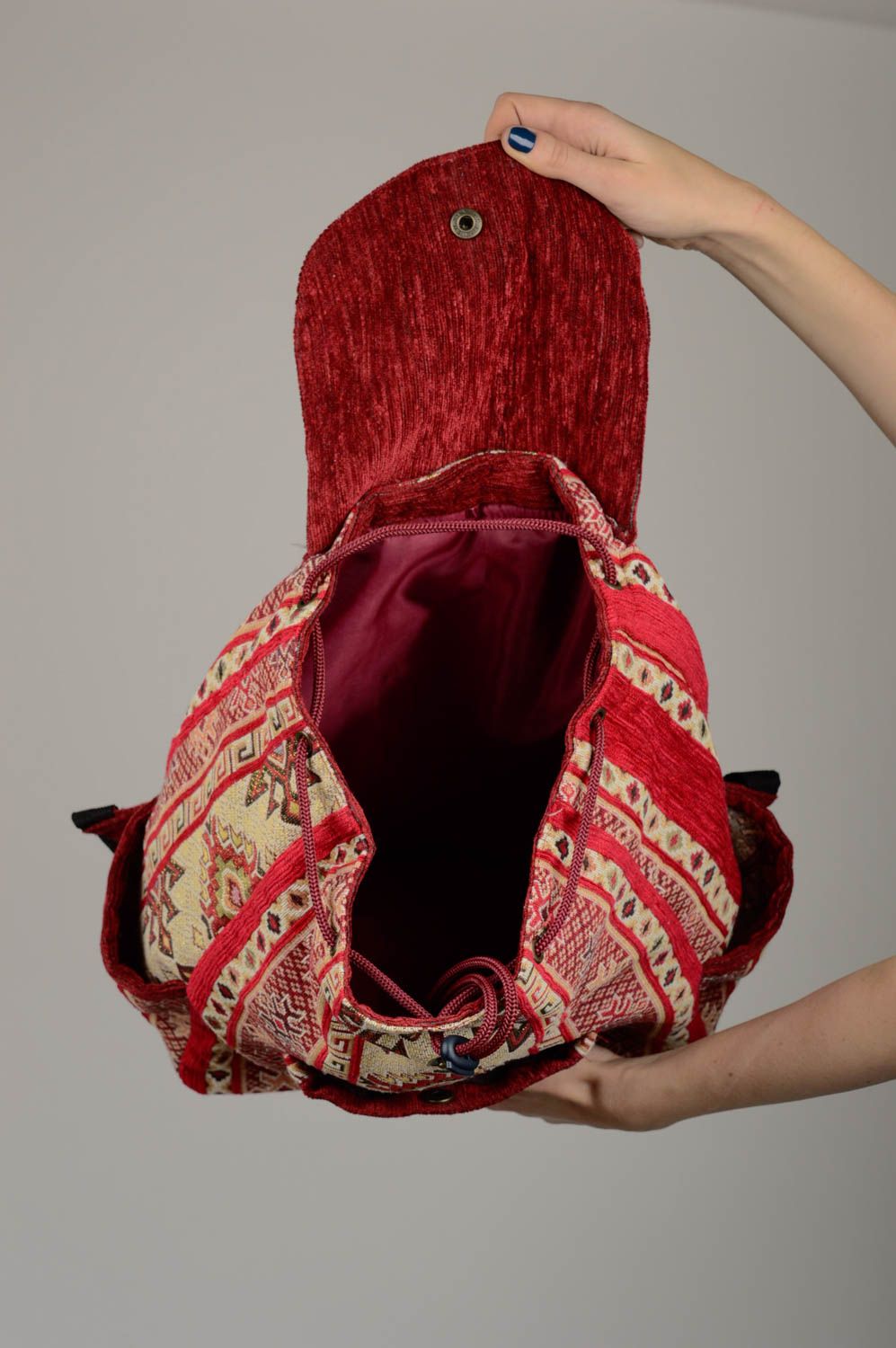 Sac-à-dos en tissu fait main Sac à dos femme rouge Accessoire design pratique photo 5