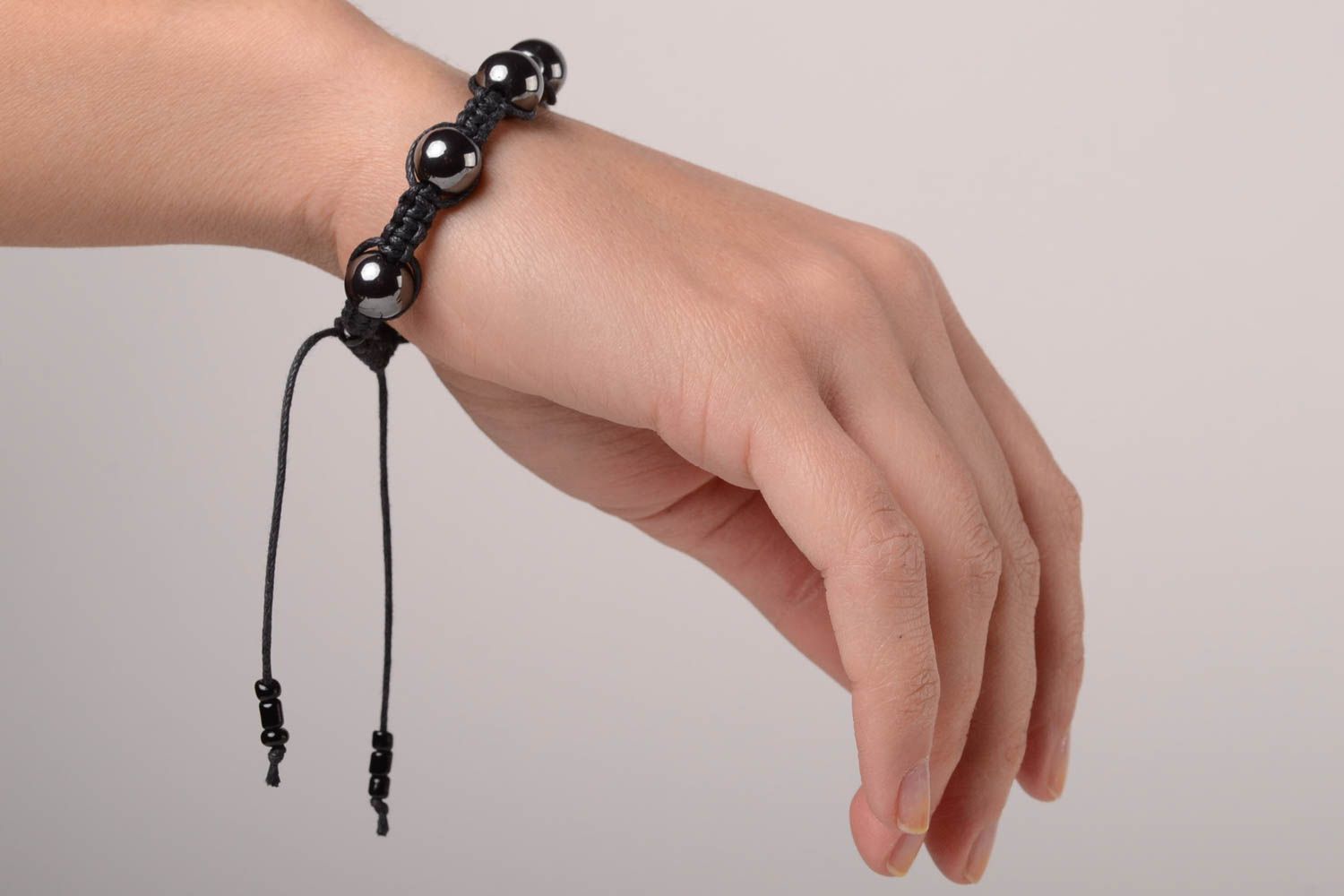 Pulsera de cordón y cuentas artesanal accesorio para mujer bisutería fina foto 1