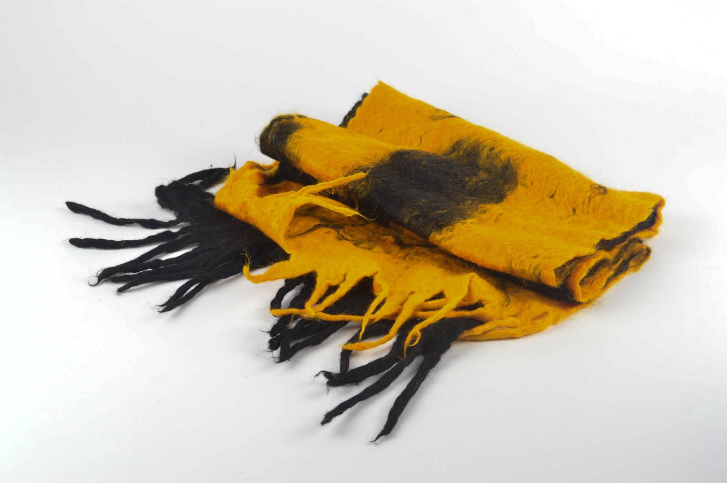 Handmade gefilzter Schal Frauen Accessoire Geschenk für Frau aus Wolle foto 2