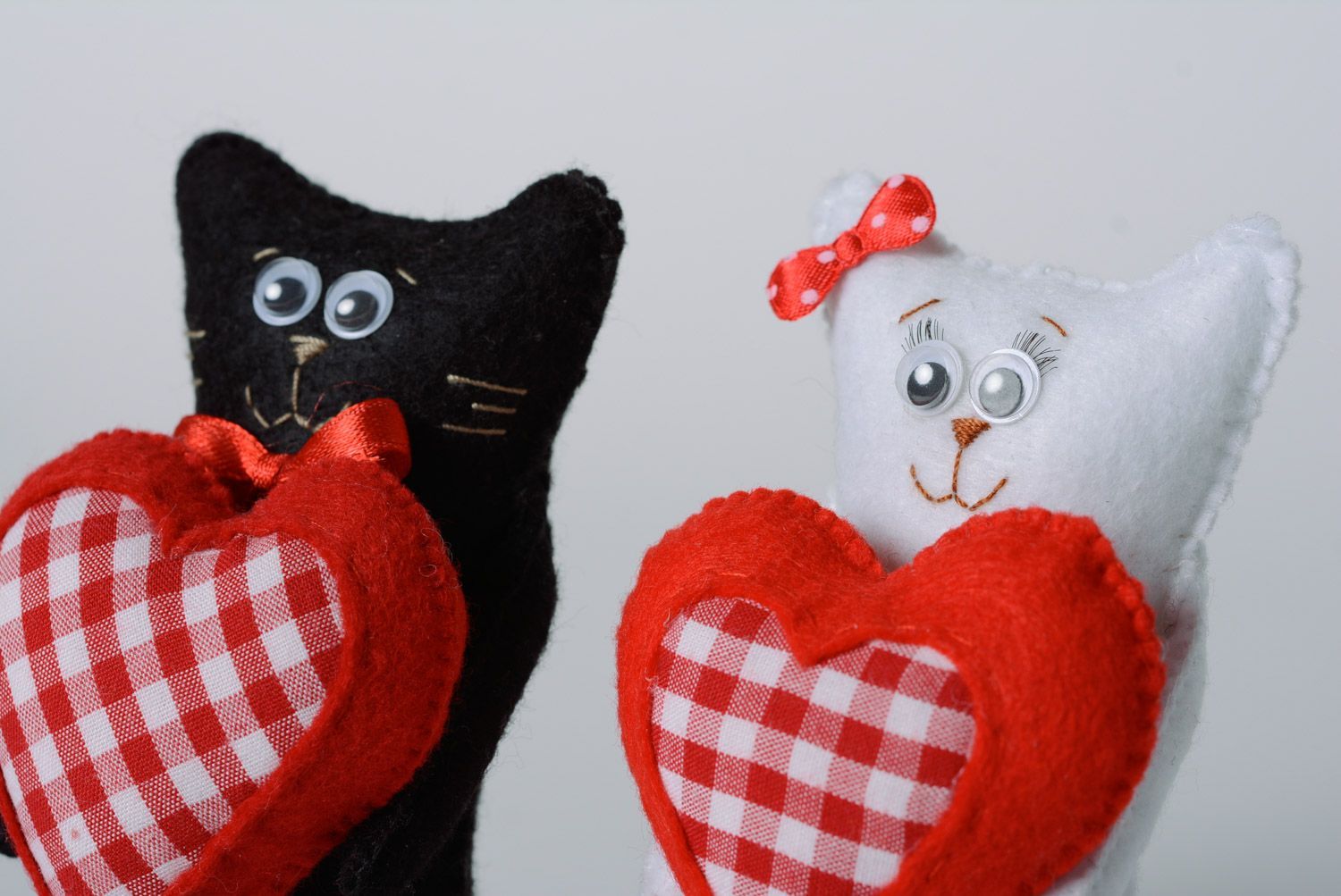 Handmade decorative cute soft toy made of felt and holofiber cats with hearts 2 pieces photo 5