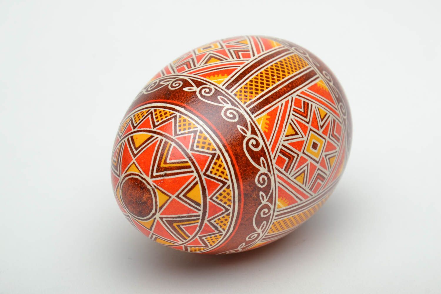 Oeuf de Pâques peint à l'aniline fait main pysanka aux motifs traditionnels photo 4