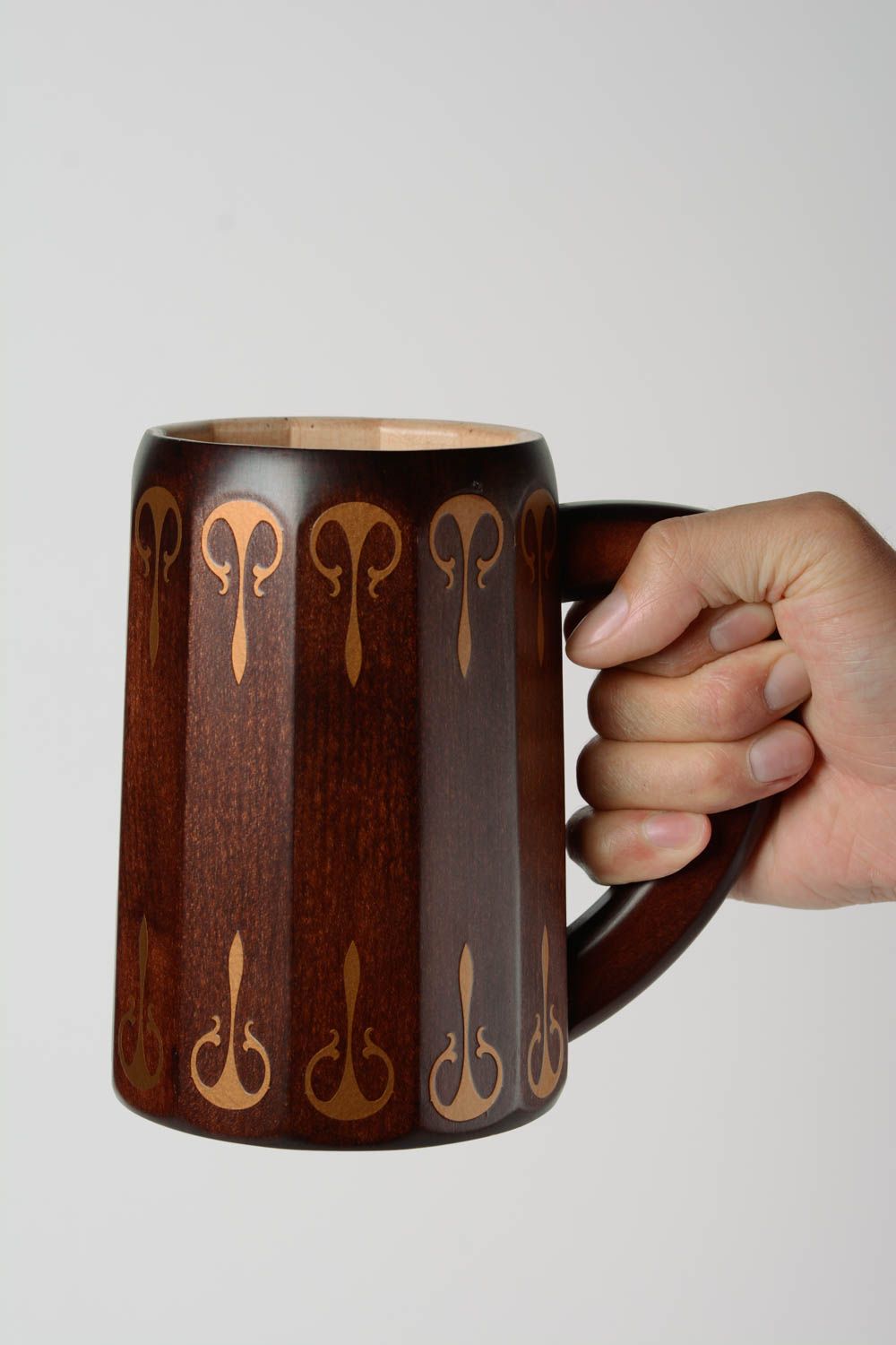 Handmade decorative designer large dark wooden beer mug coated with varnish photo 2
