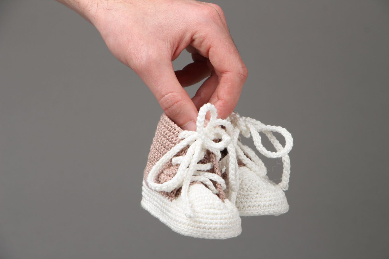 Crocheted shoes for dolls photo 4