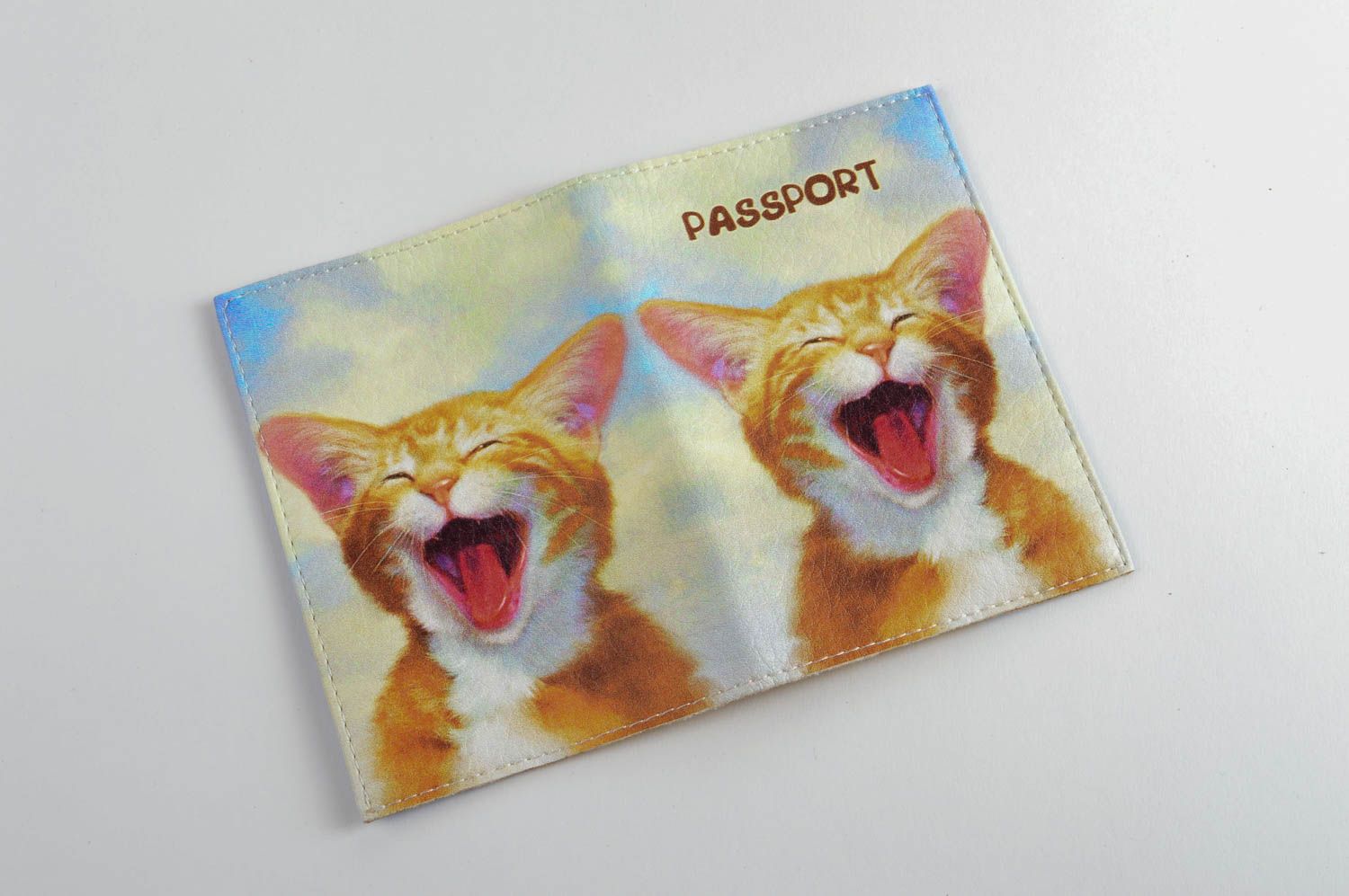Estuche para pasaporte hecho a mano artesanía en cuero regalo original Gato foto 4