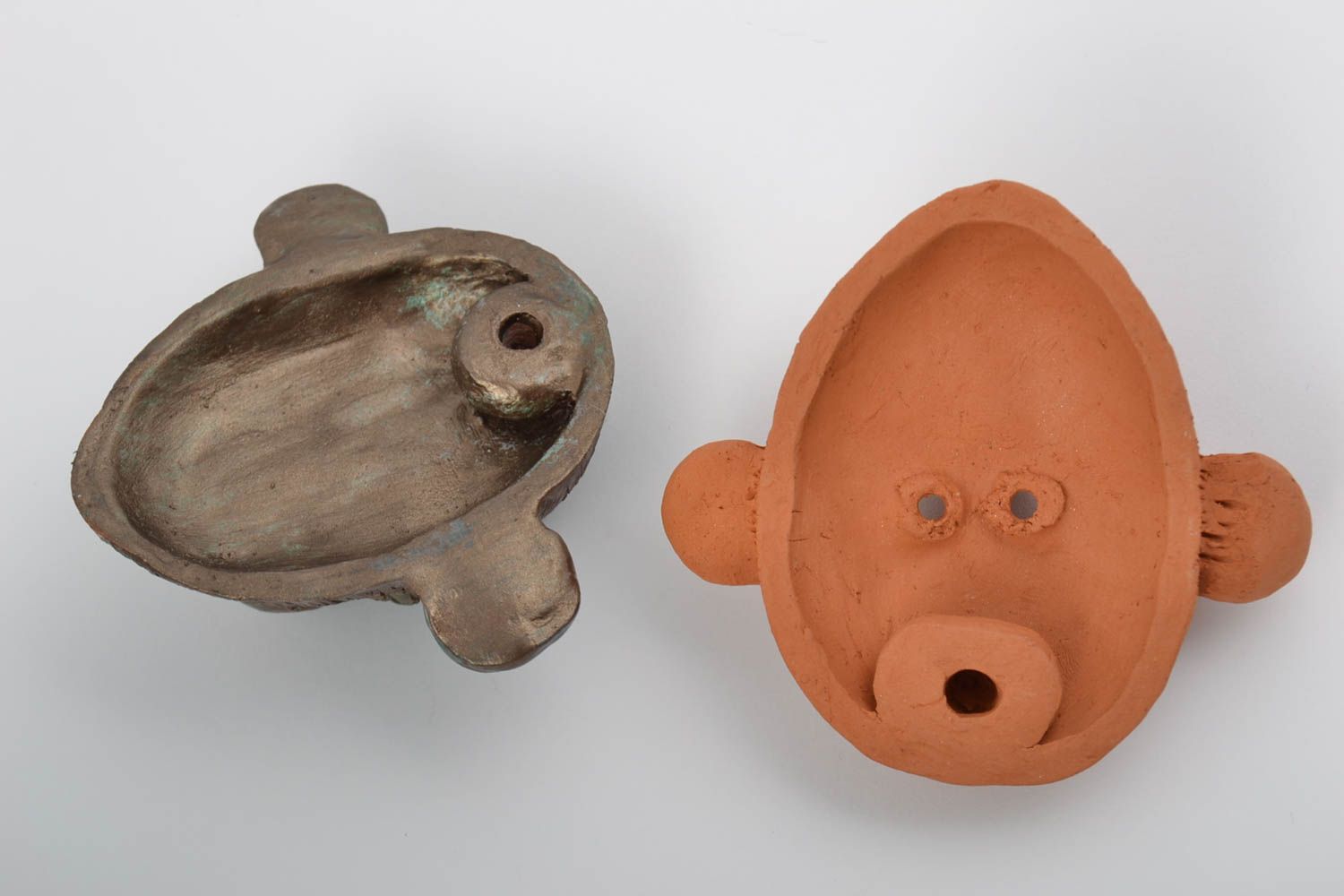 Set of 2 handmade souvenir ceramic animal masks of monkeys for wall decoration photo 3