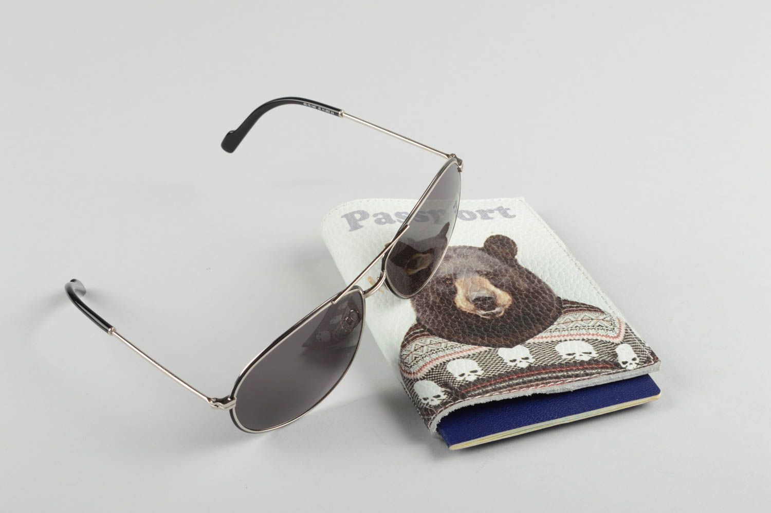 Étui passeport cuir fait main Protège-passeport avec ours Accessoire homme photo 1