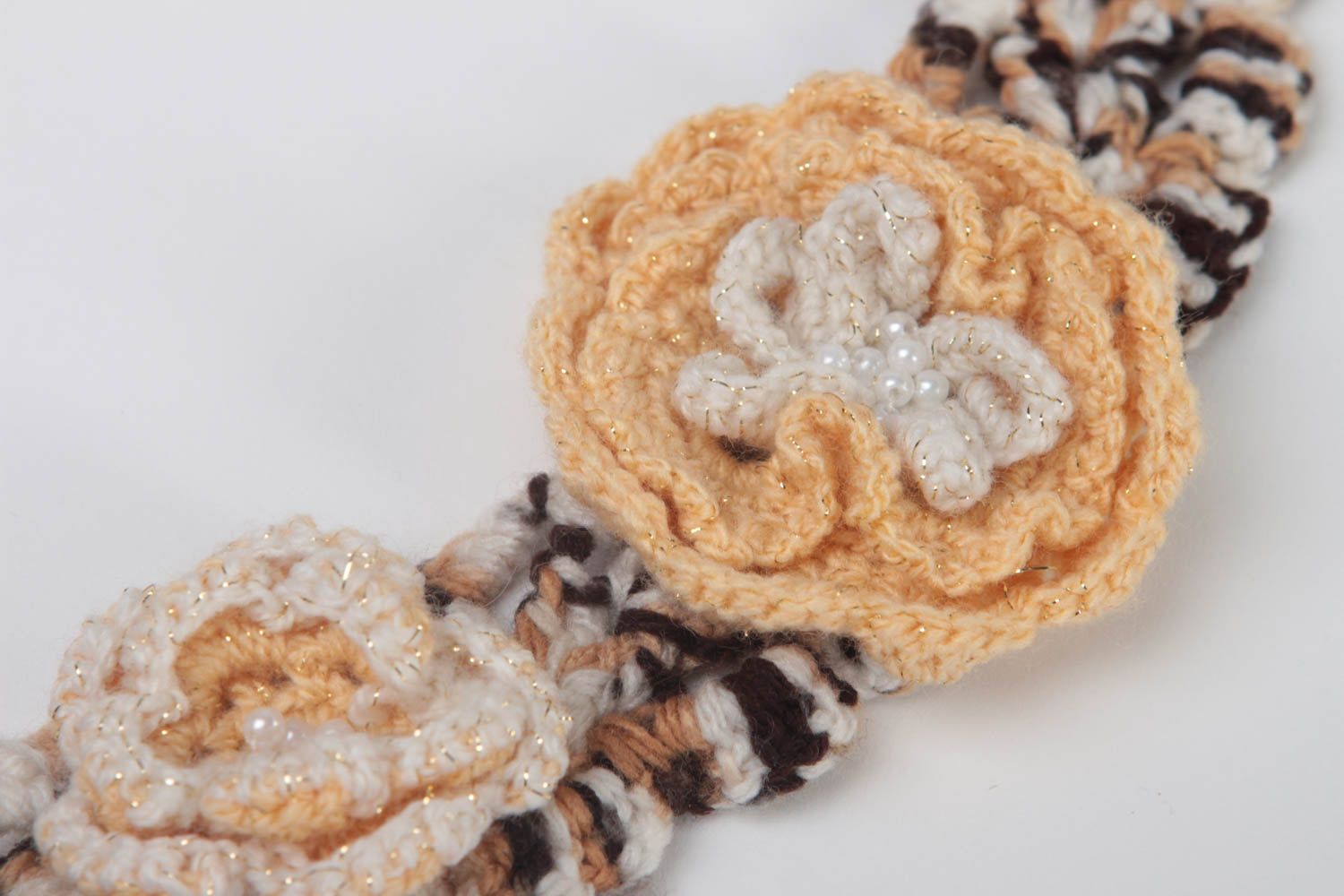 Collier fleurs Bijou fait main beige tricoté au crochet Cadeau pour femme photo 5