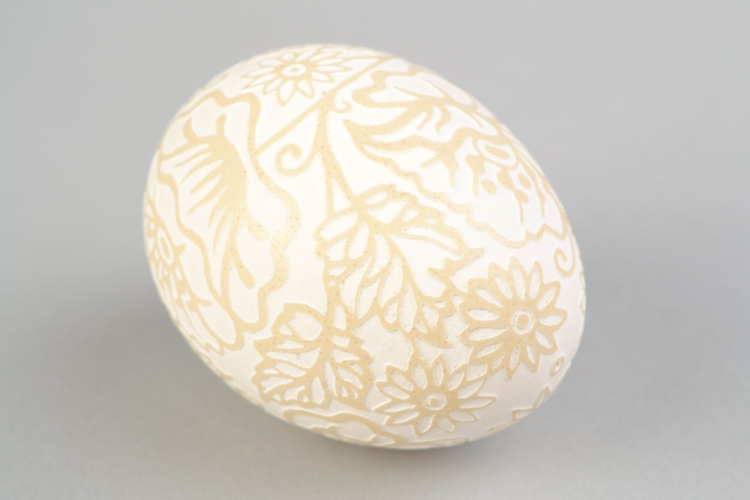 Huevo de Pascua artesanal en técnica de corrosión con vinagre original con ornamentos foto 4