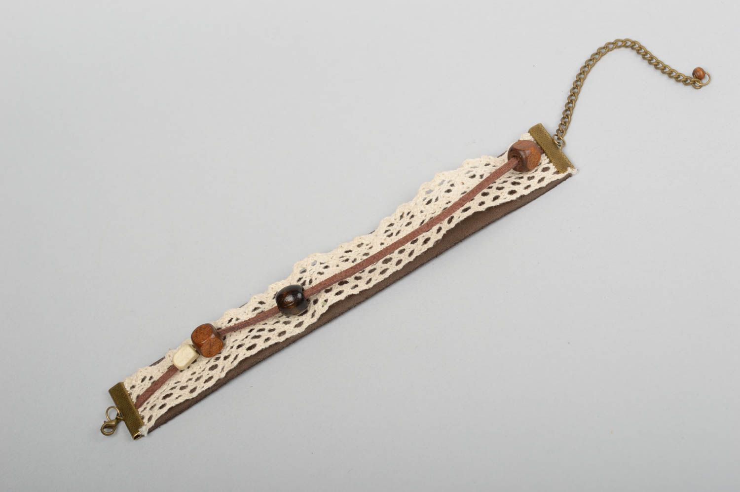 Pulsera de cuero artesanal con encaje  accesorio para mujer regalo original foto 3