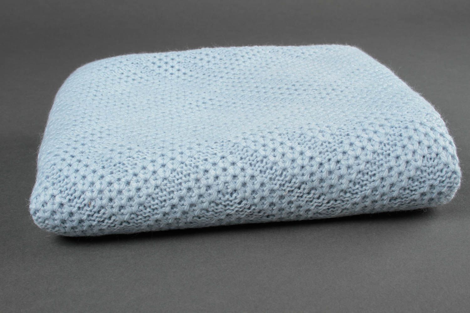 Одеяло ручной работы детское одеяло из пряжи вязаное одеяло голубое красивое фото 4