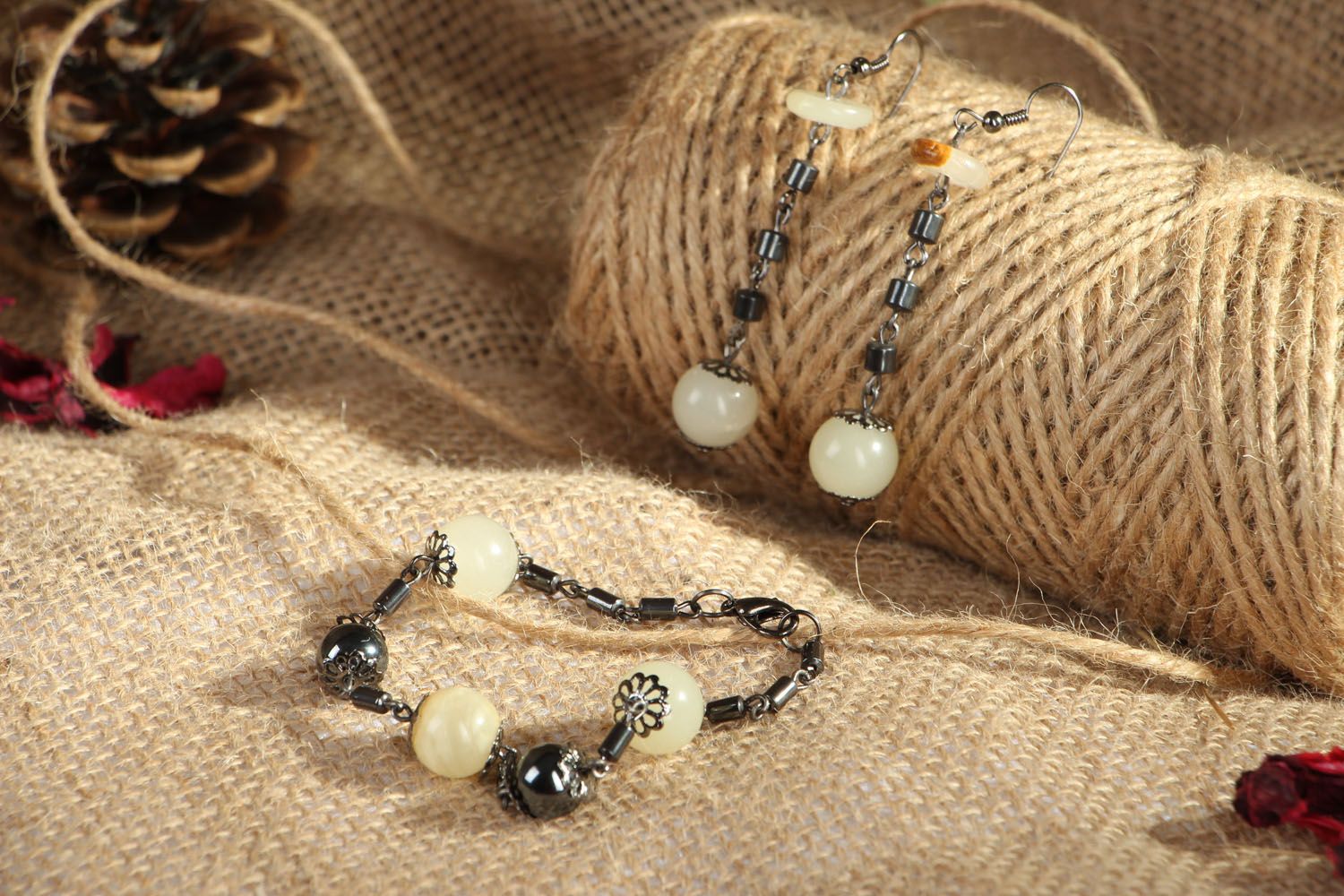 Set of jewelry with natural stones photo 4