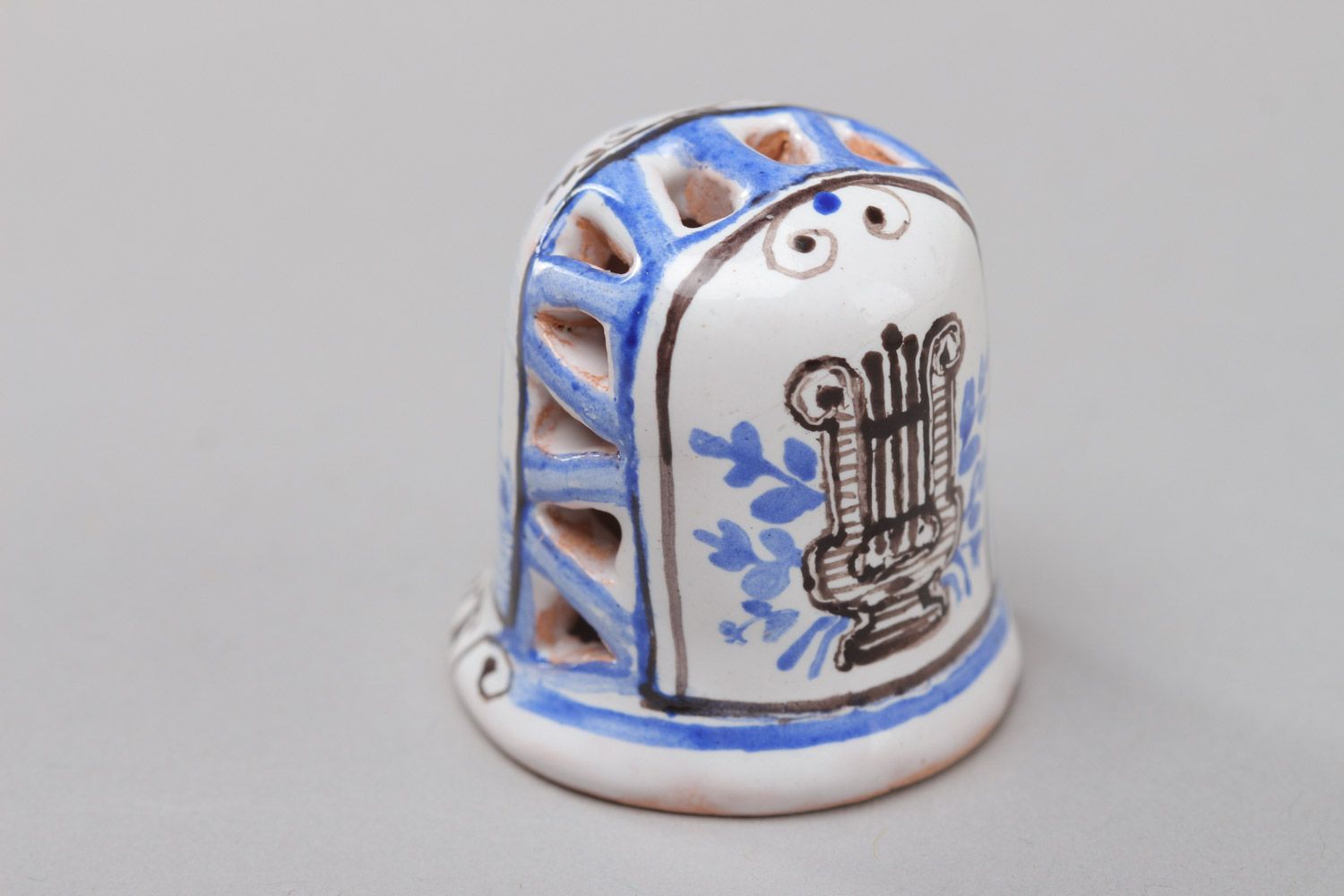 Dedal decorativo de arcilla souvenir hecho a mano Odesa foto 4
