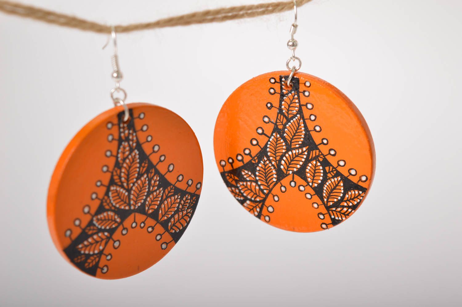 Серьги ручной работы круглые серьги украшение из дерева оранжевые яркие красивые фото 5