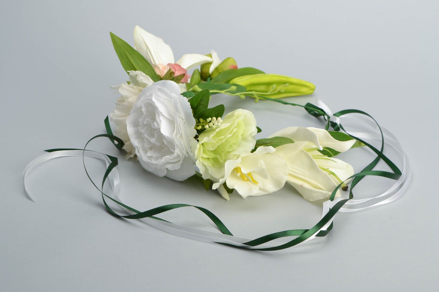 Large headband with artificial flowers photo 5