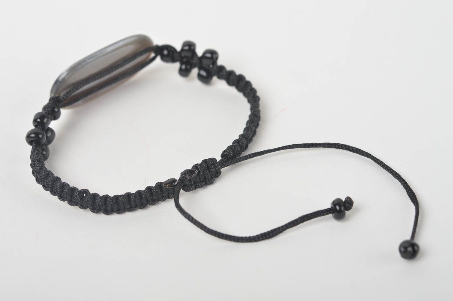 Bracelet noir Bijou fait main fin tressé design insolite Cadeau femme original photo 5