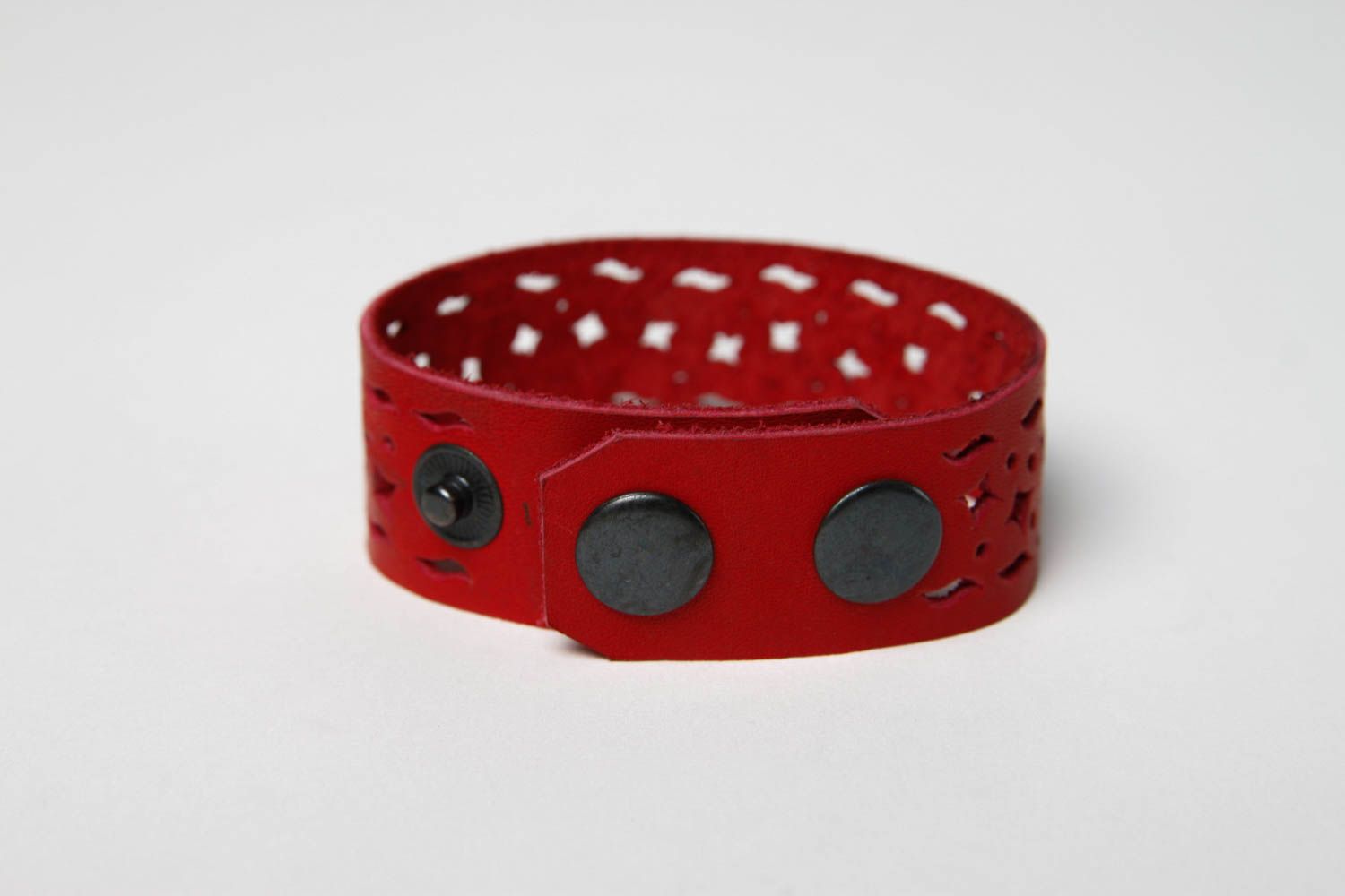 Bracelet cuir Bijou fait main large rouge design Accessoire en cuir original photo 4
