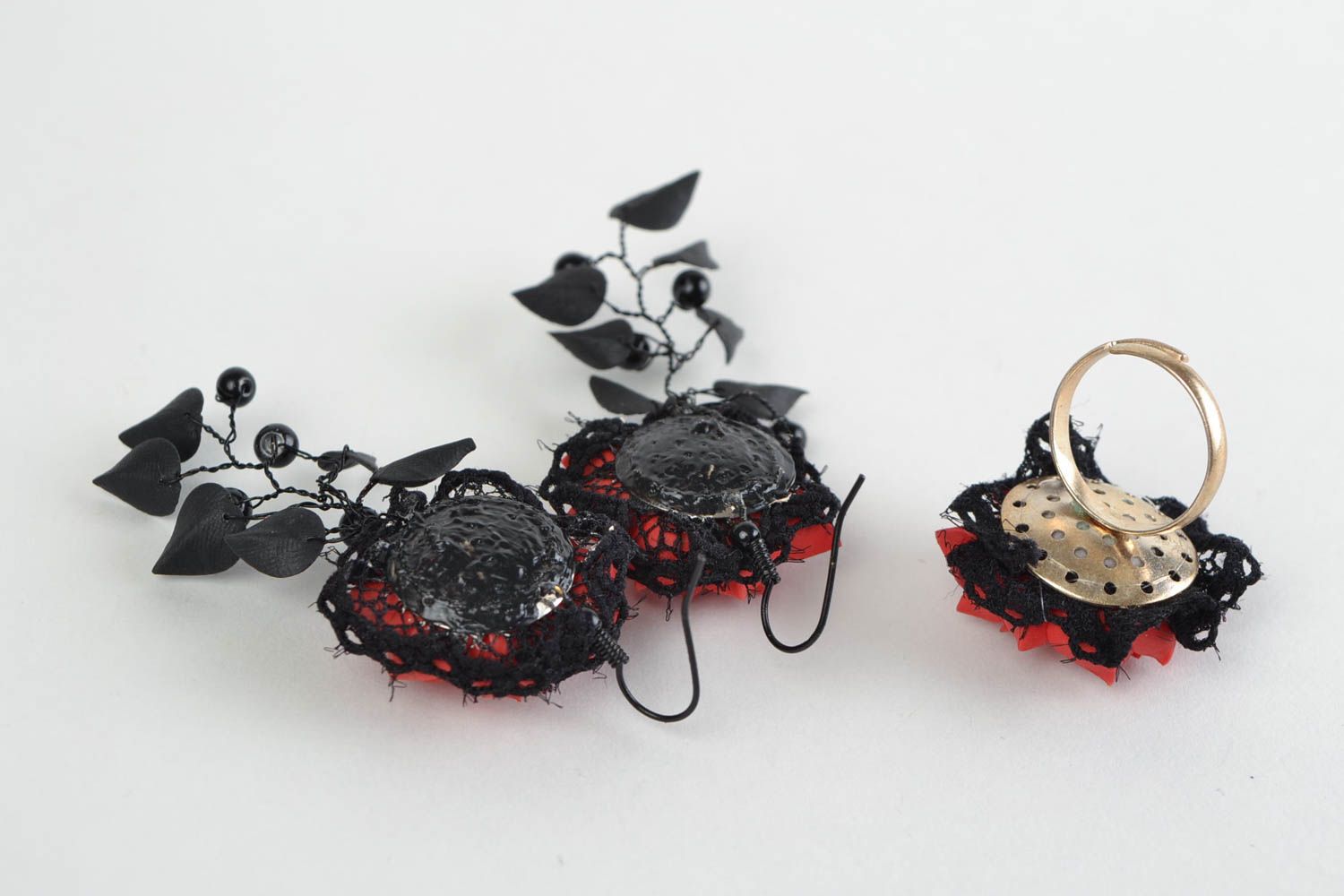 Handmade Blumen Schmuck Set aus Porzellan Ohrringe und Ring in Form von Rosen foto 5