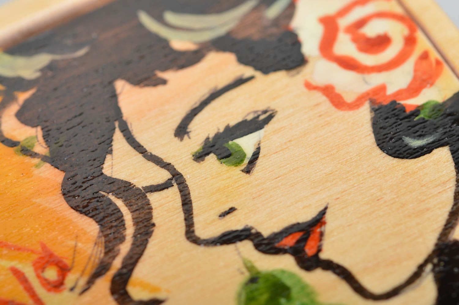Фанерная шкатулка покрытая лаком прямоугольная ручной работы с рисунком девушки фото 4