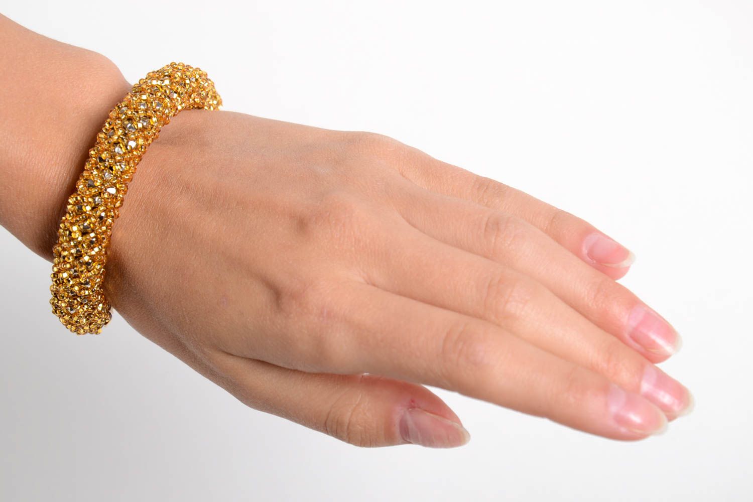 Bracelet femme fait main Bijou fantaisie doré en perles de rocaille Cadeau femme photo 2