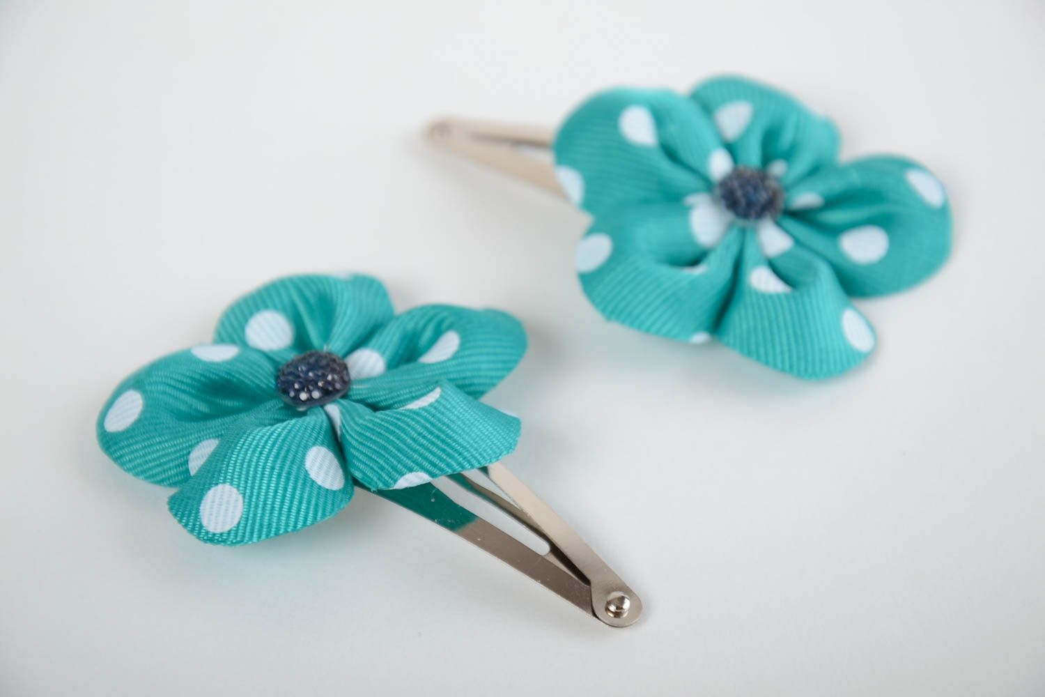 Set of 2 homemade designer children's rep ribbon flower hair clips polka dot photo 2