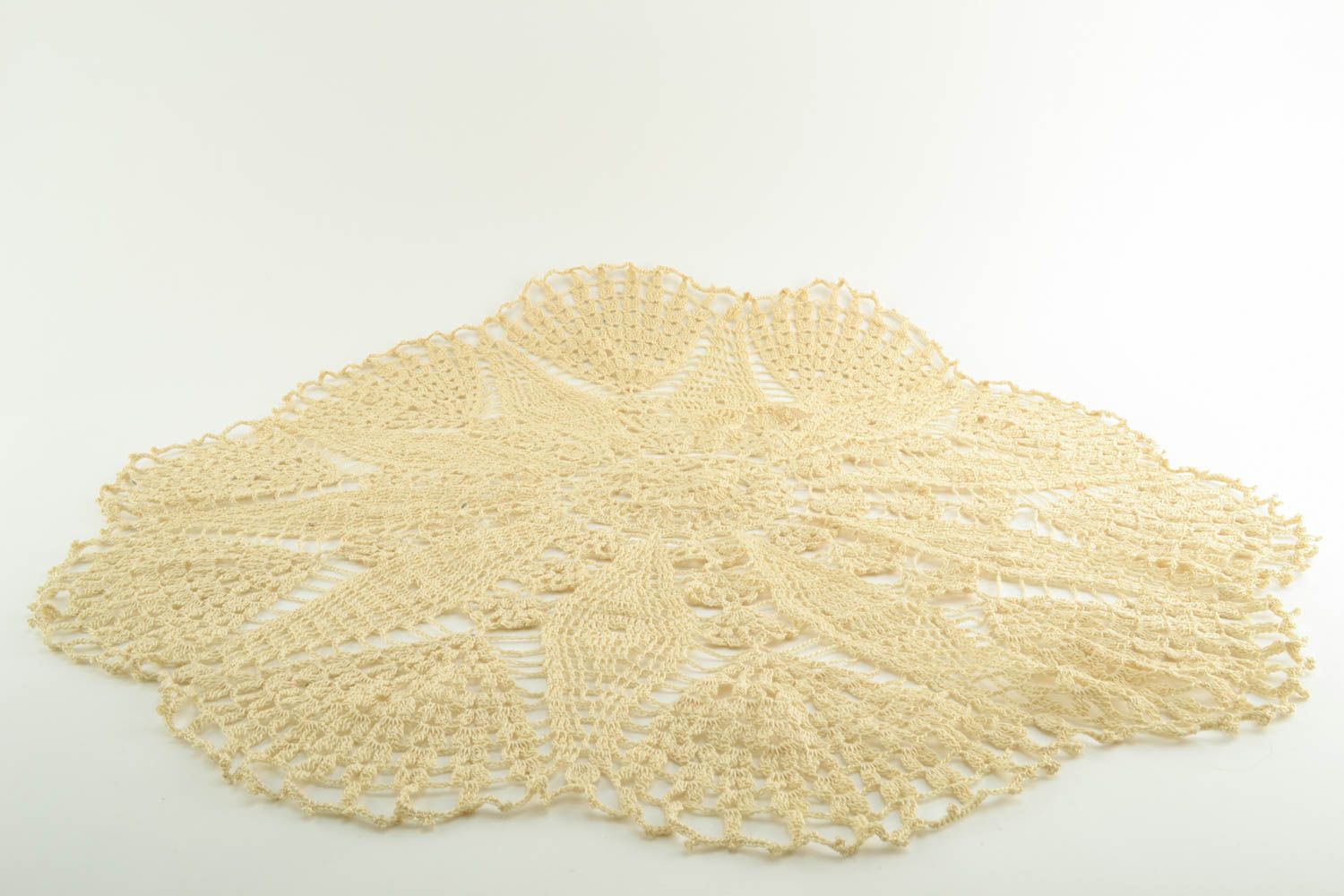 Lace crochet tablecloth photo 1