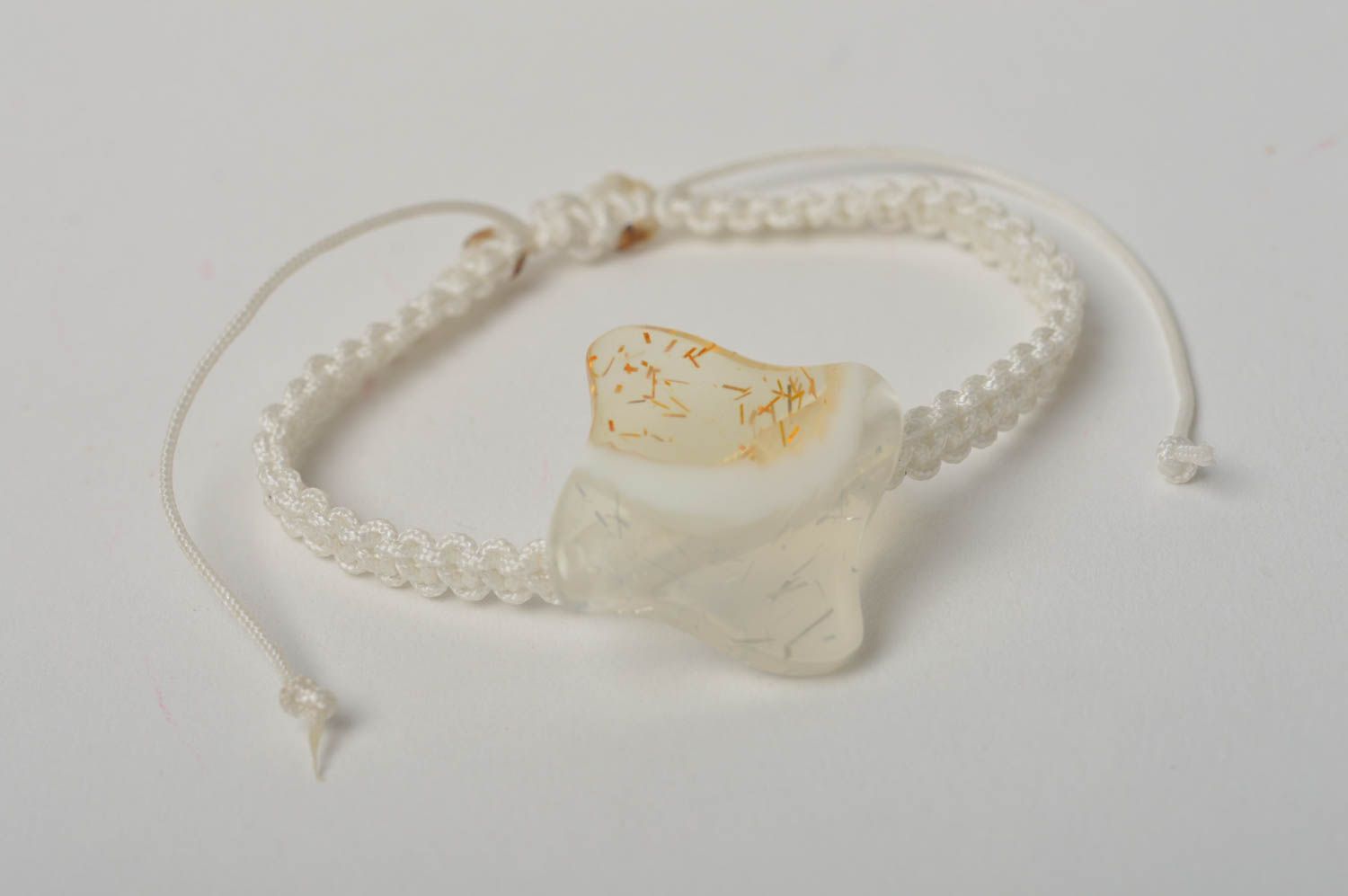 Bracelet tressé en cordons cirés Bijou fait main blanc fin Cadeau femme photo 2