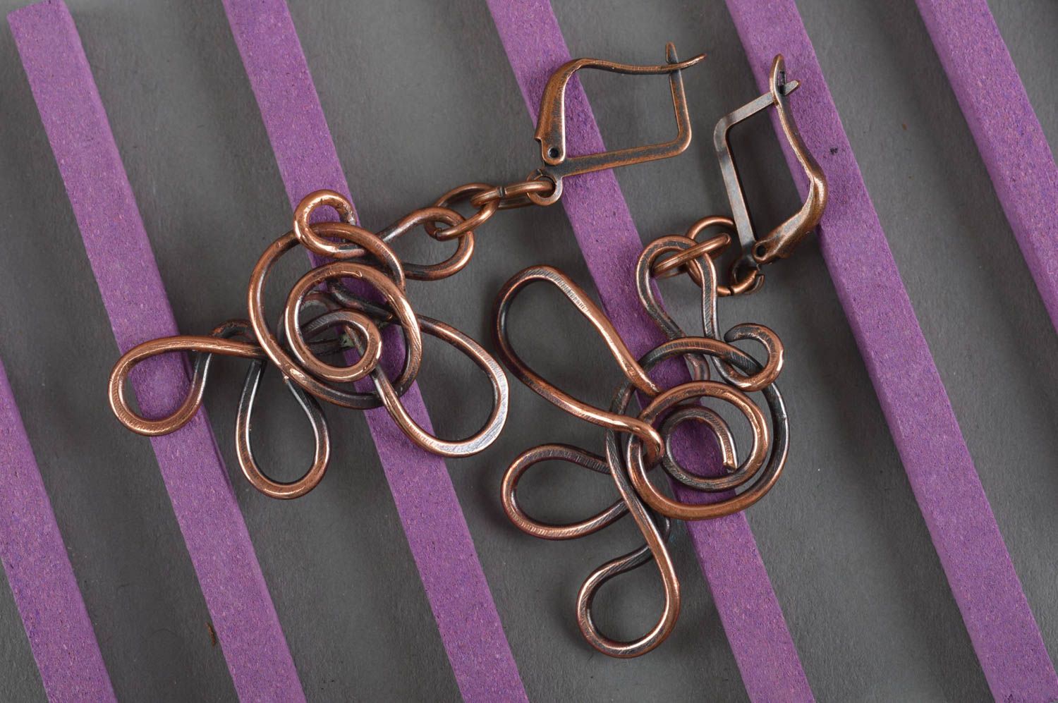 Handmade Ohrringe aus Kupfer mit Anhängern geschmiedet schön elegant lang  foto 1