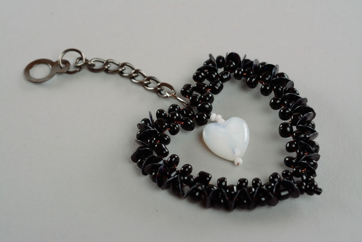 Breloque pendentif noire en forme de cœur photo 4