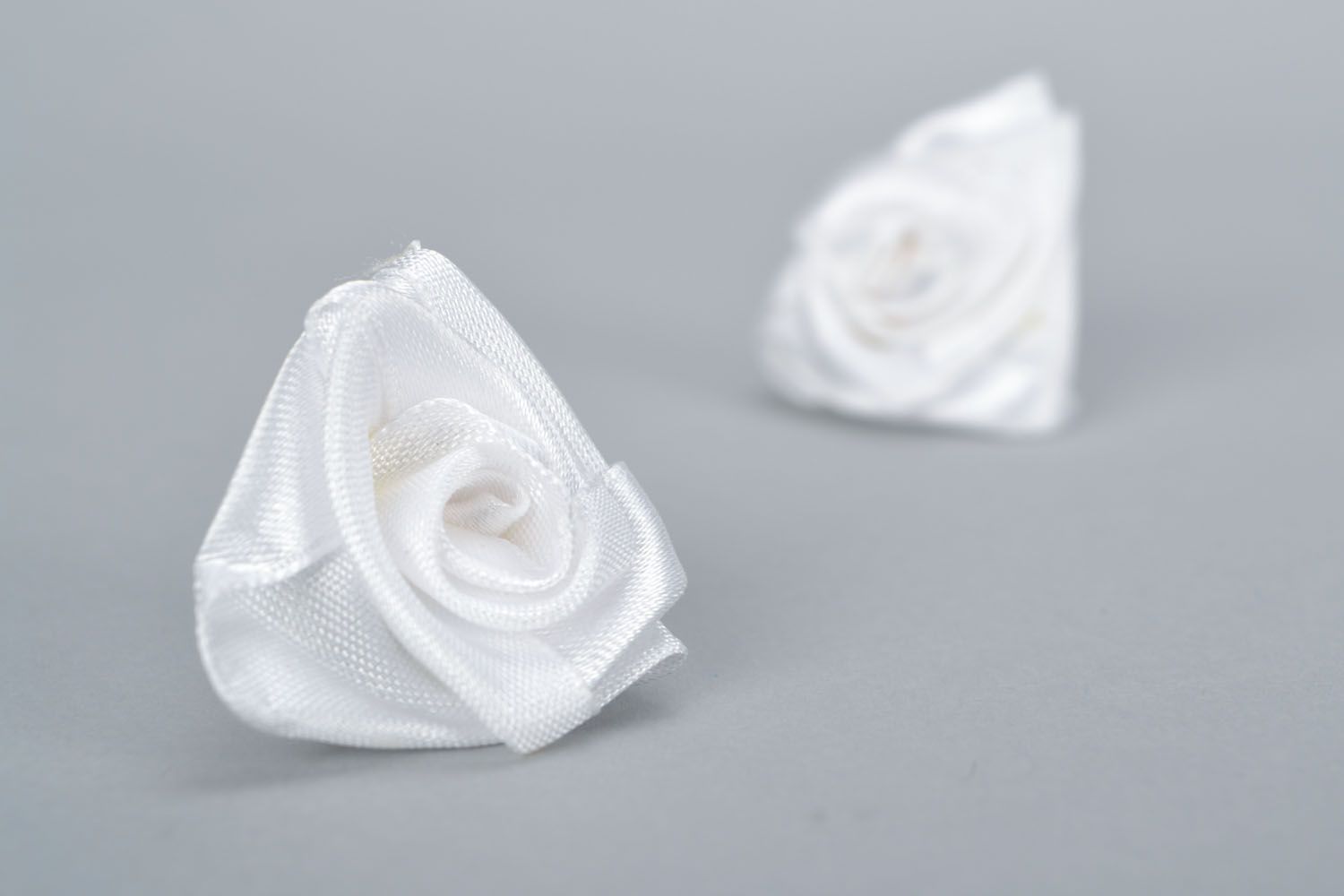 Homemade stud earrings White roses photo 3