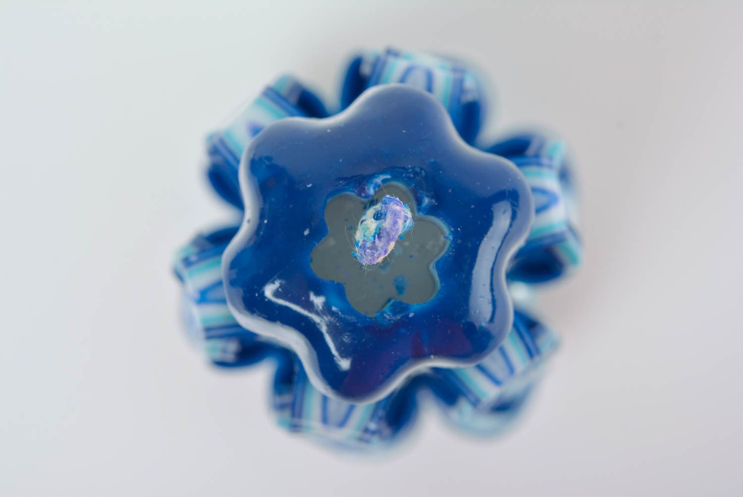 Vela de parafina tallada artesanal bonita azul clara foto 3