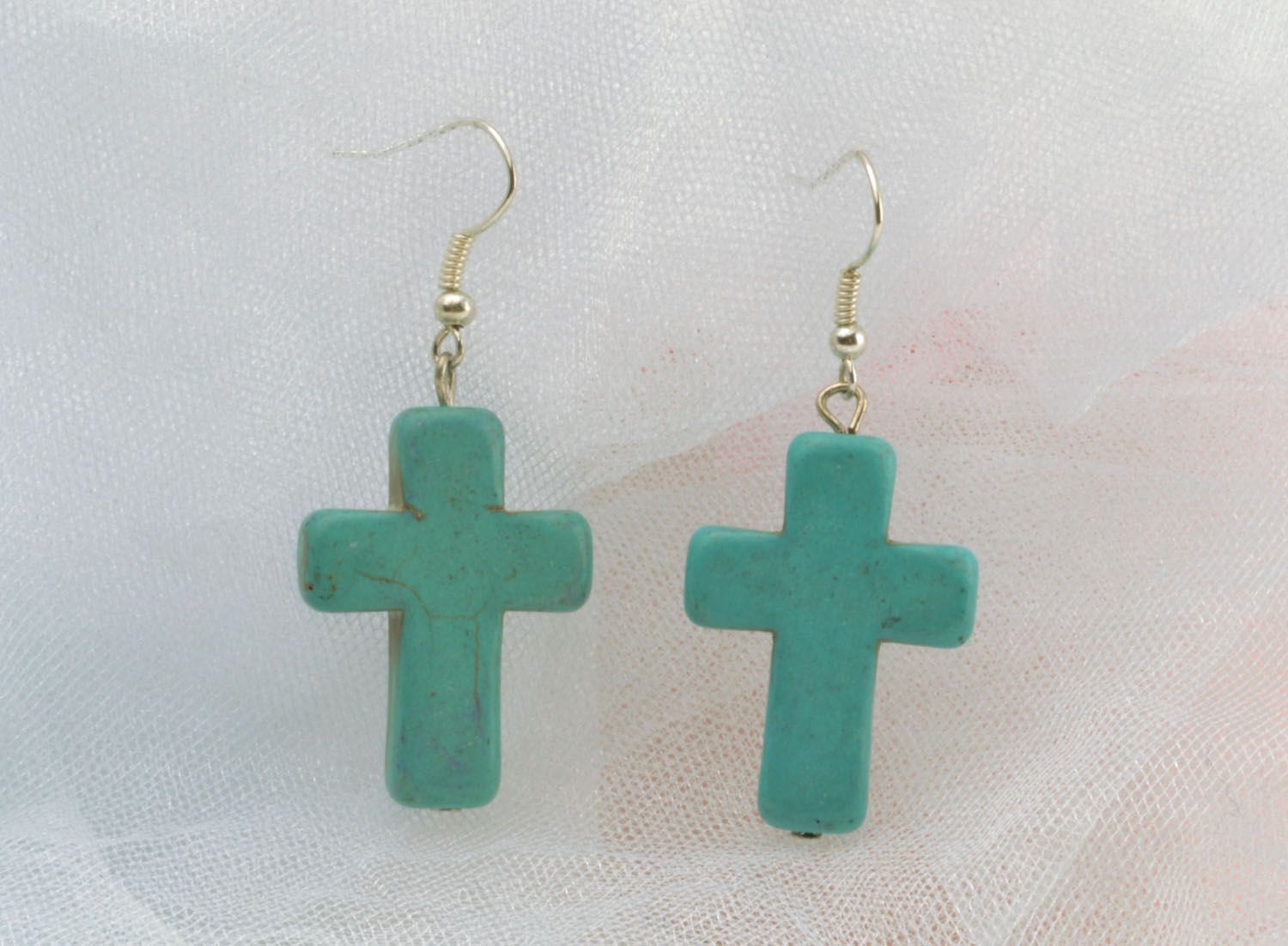 Boucles d'oreilles artisanales en forme de croix photo 1