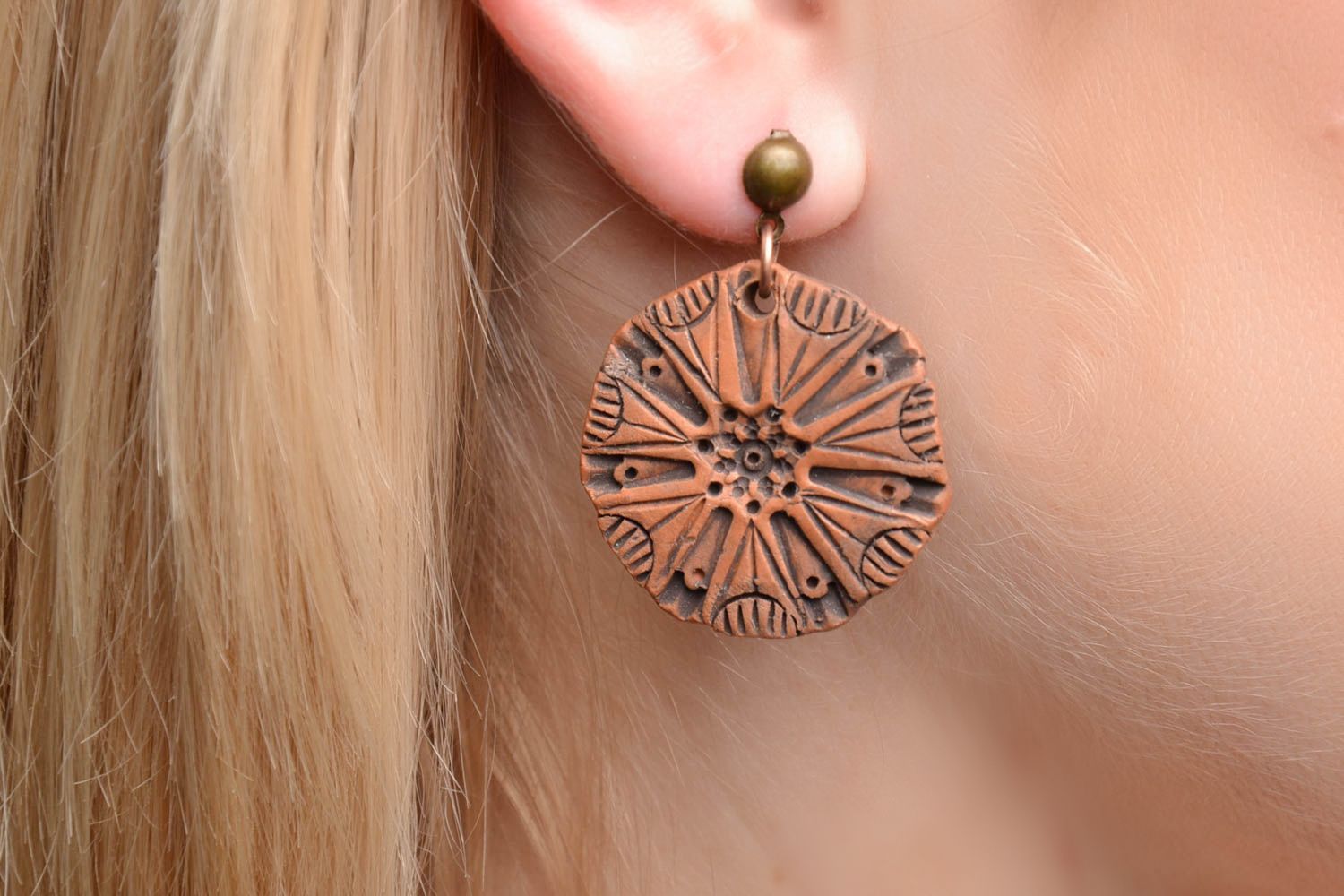 Ceramic round earrings photo 2