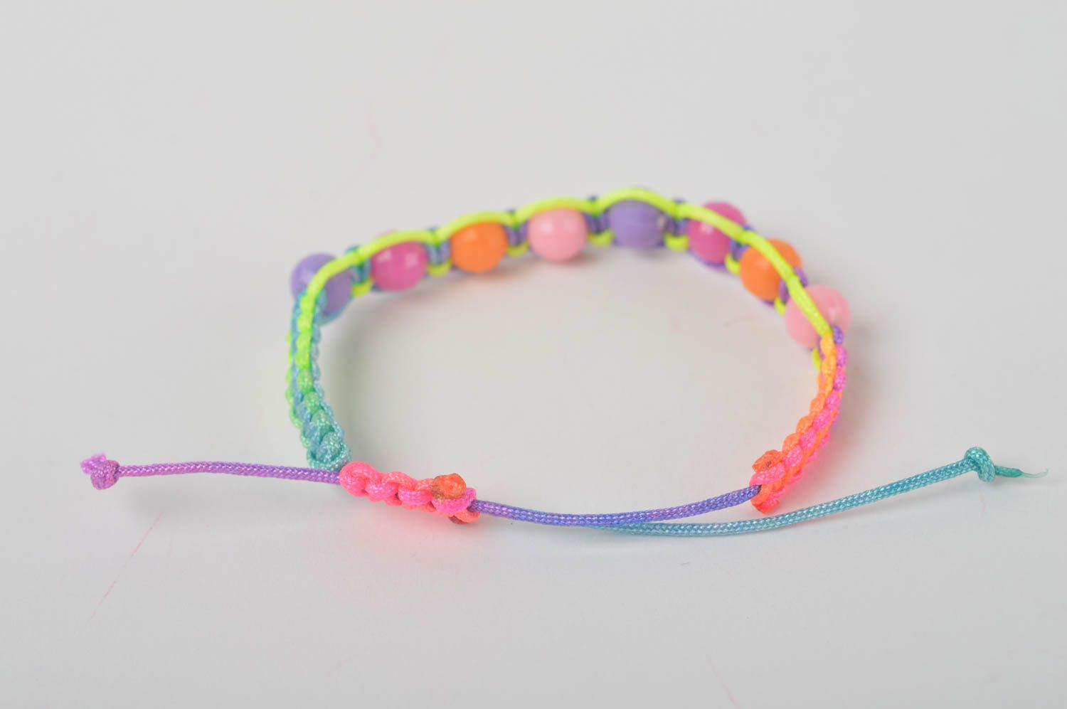 Браслет ручной работы браслет из шнурков плетеный браслет детский разноцветный фото 4
