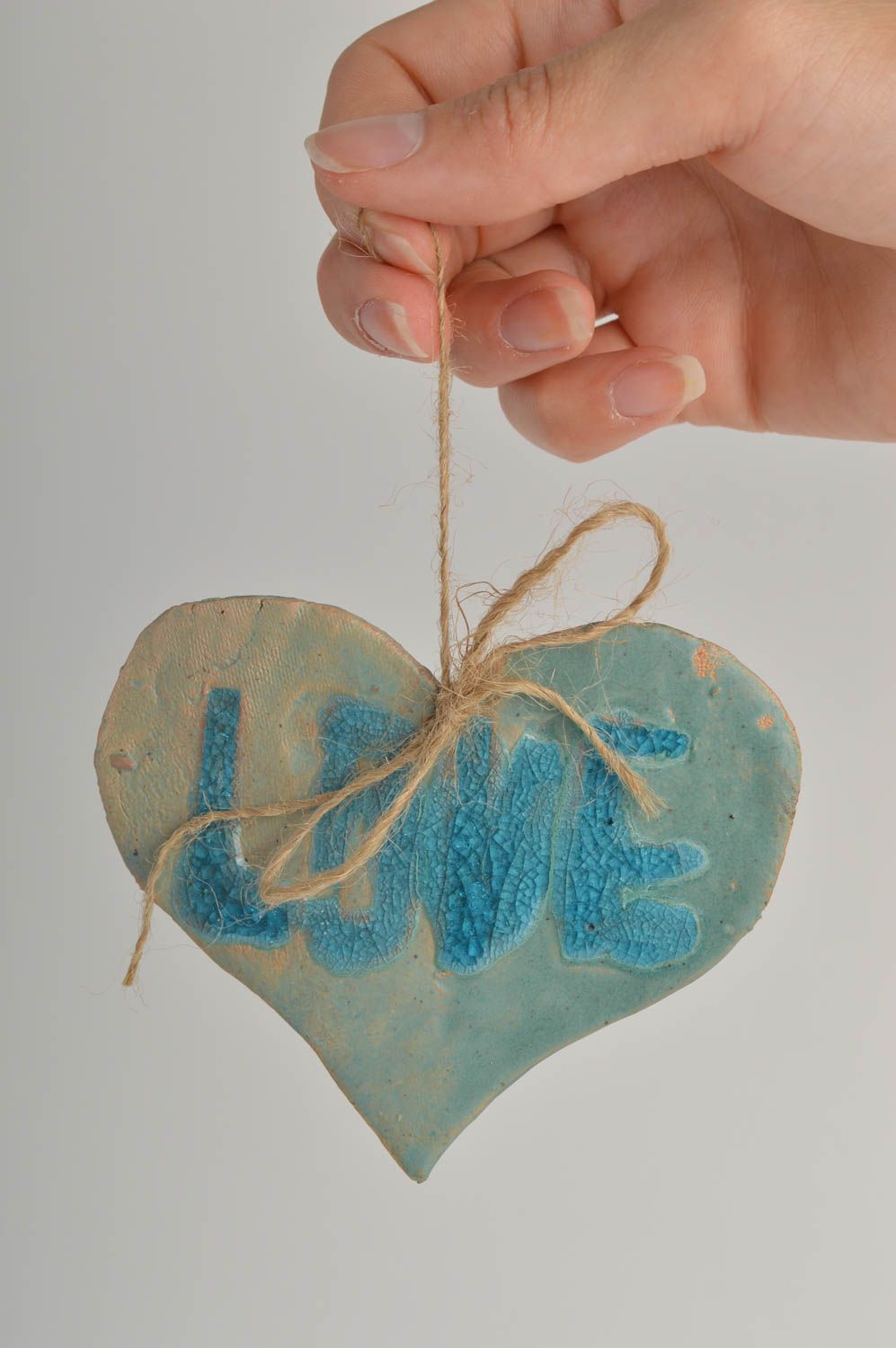 Фигурка из глины керамика ручной работы декор на стену в виде сердца из глины фото 2