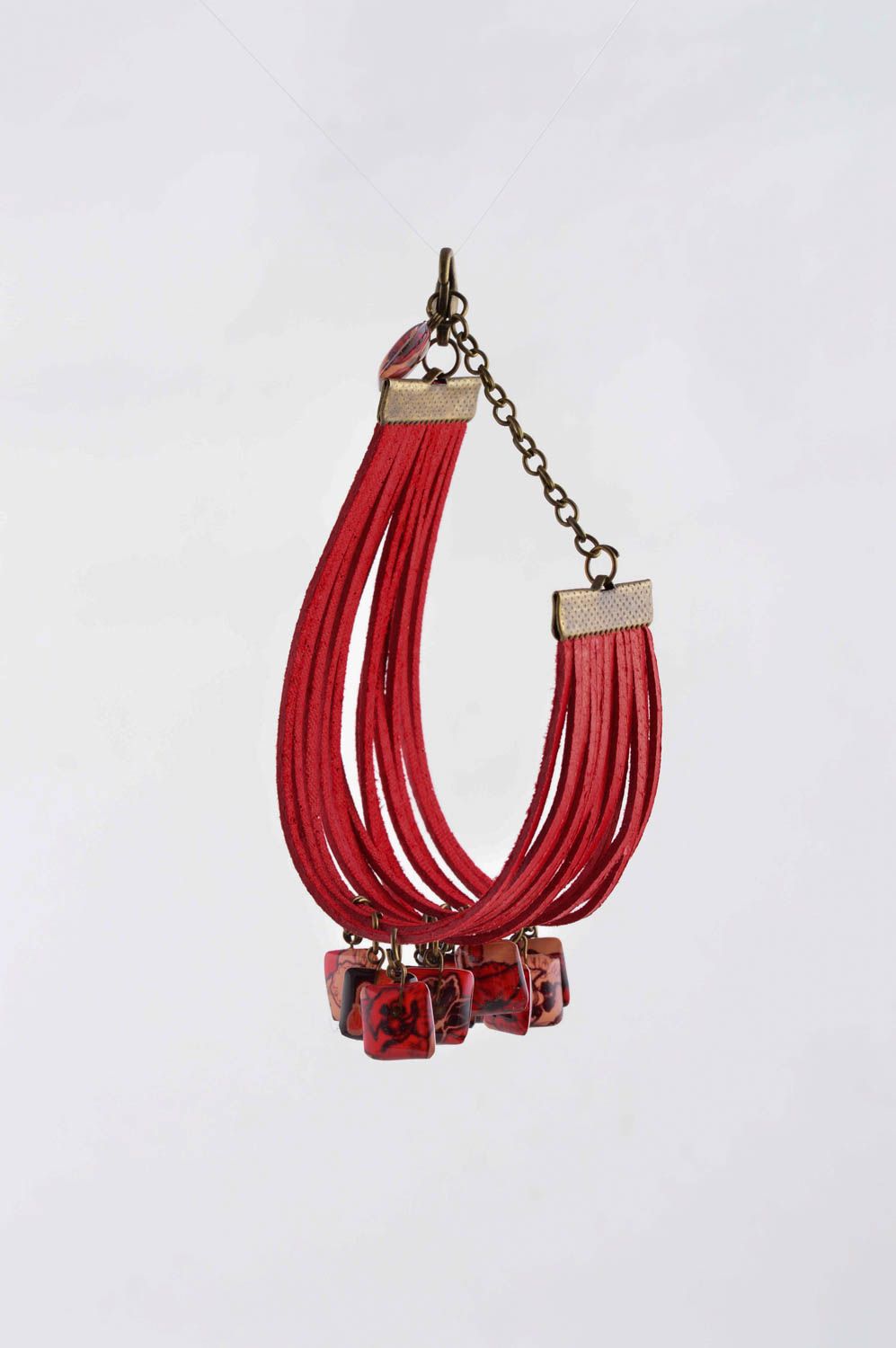 Bracelet cuir fait main Bijou fantaisie rouge Accessoire pour femme design photo 5