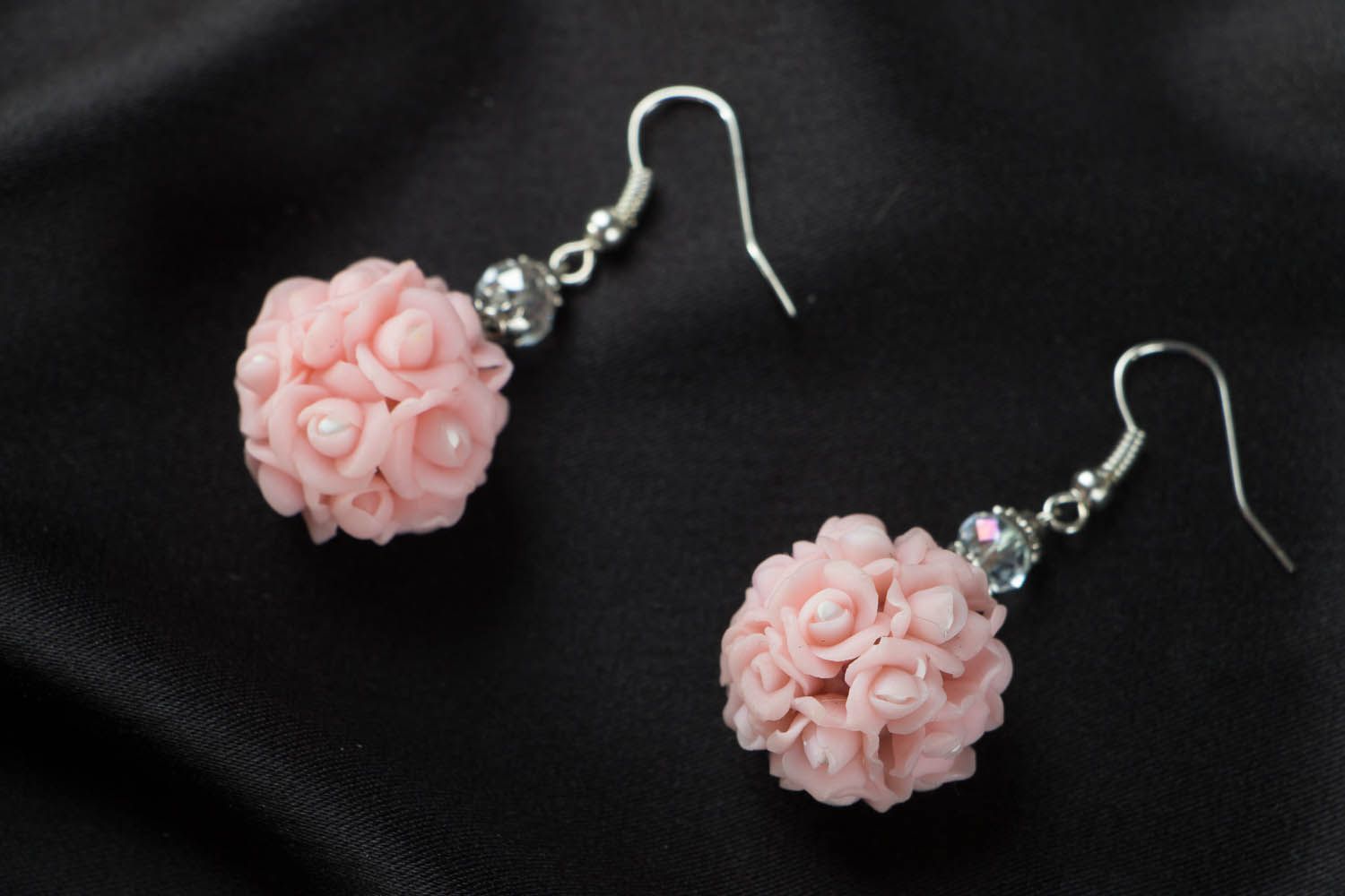 Boucles d'oreilles en pâte polymère Bouquet de roses photo 1