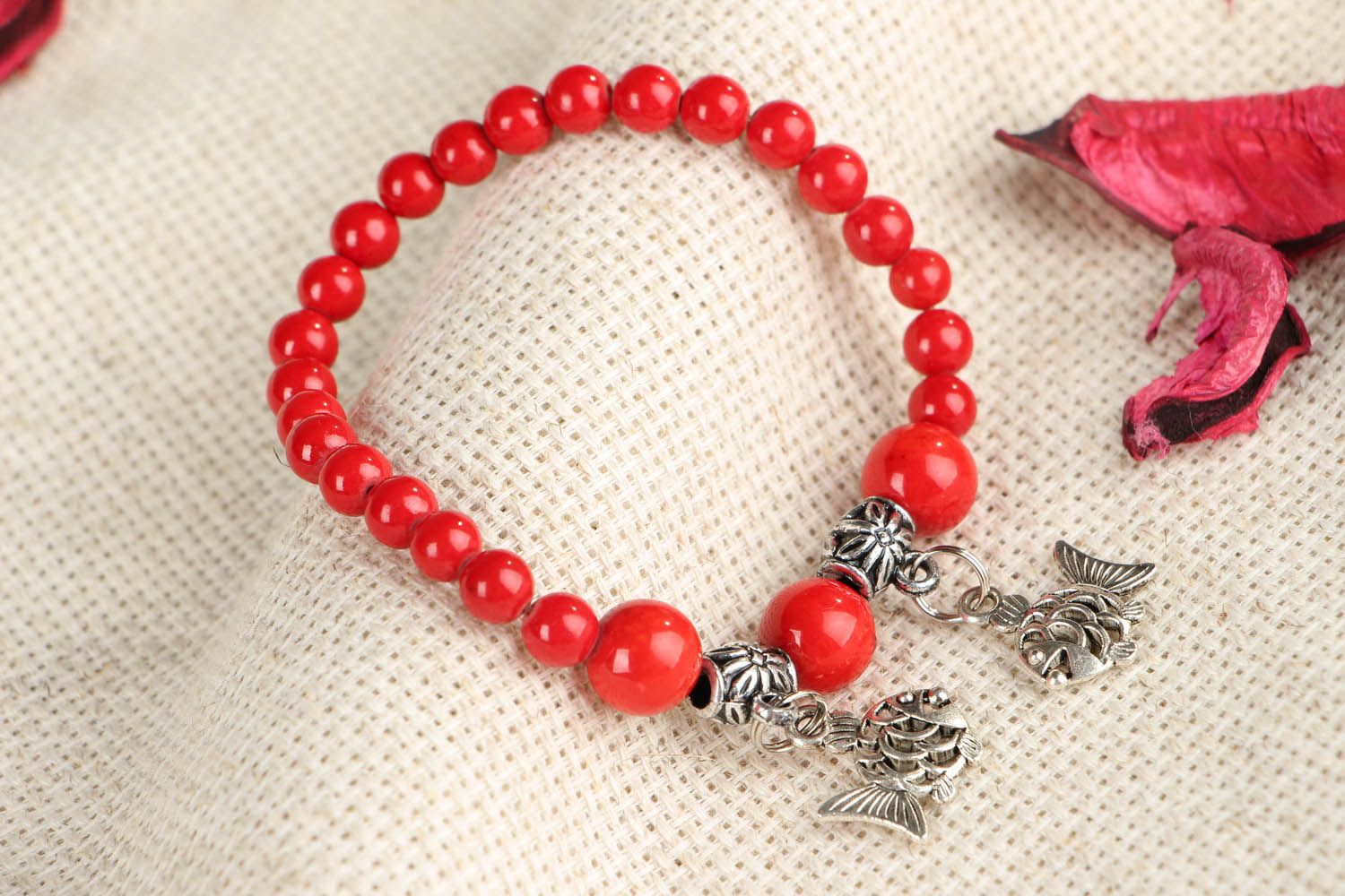 Bracelet with natural coral stone photo 1