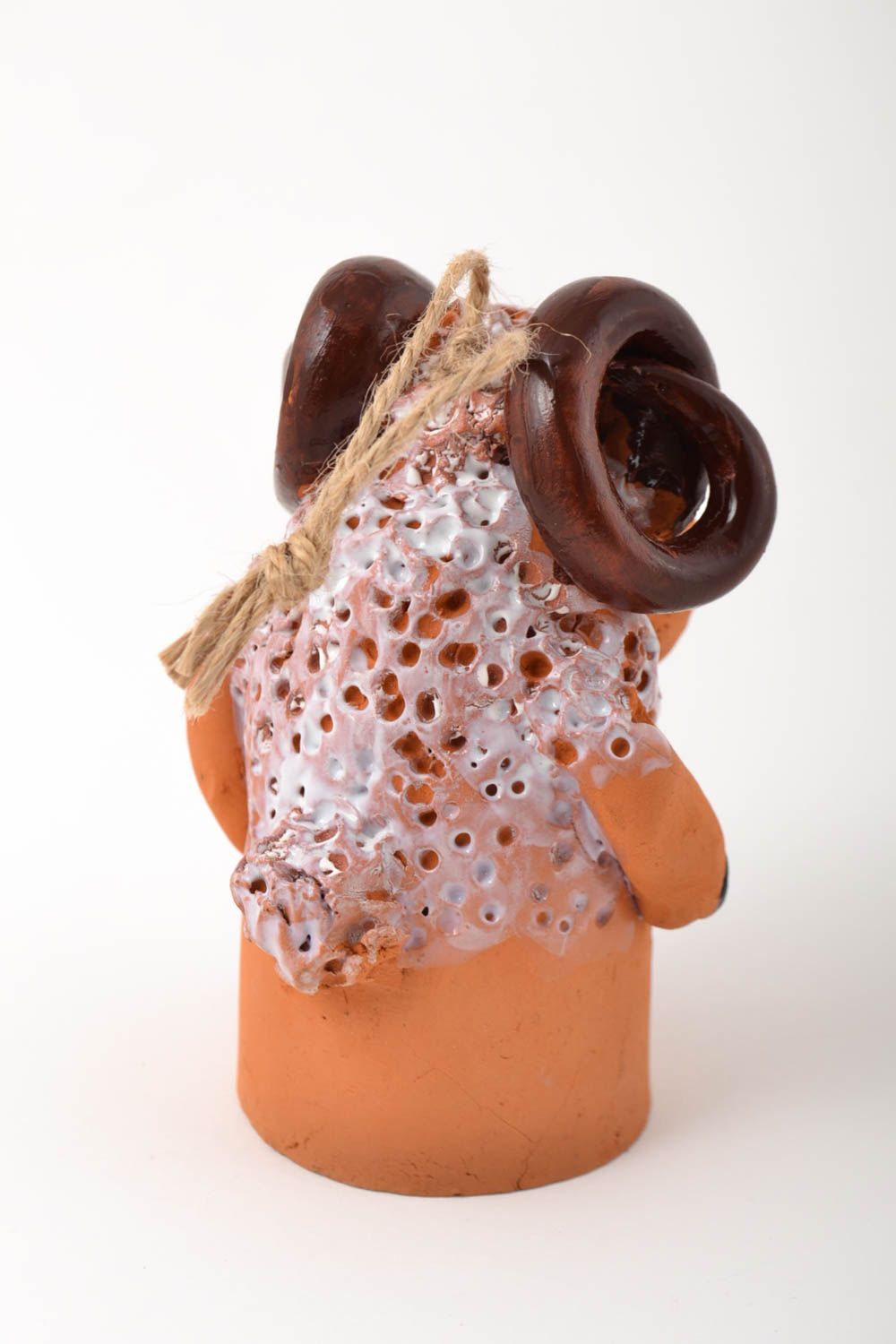 Колокольчик из глины ручной работы авторская керамика баран сувенир из керамики фото 4