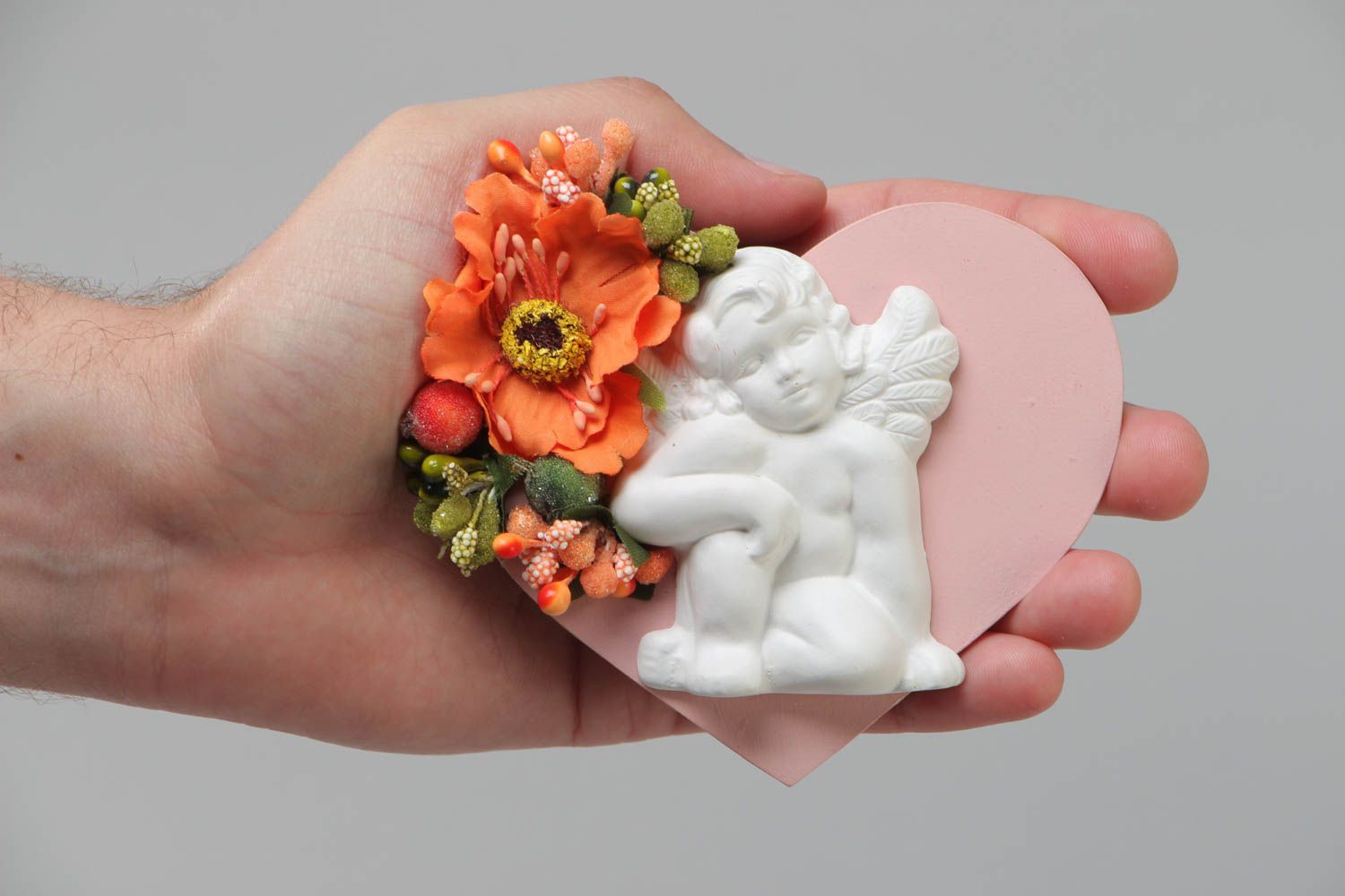 Aimant frigo fait main ange en contreplaqué et plâtre en forme de coeur photo 5