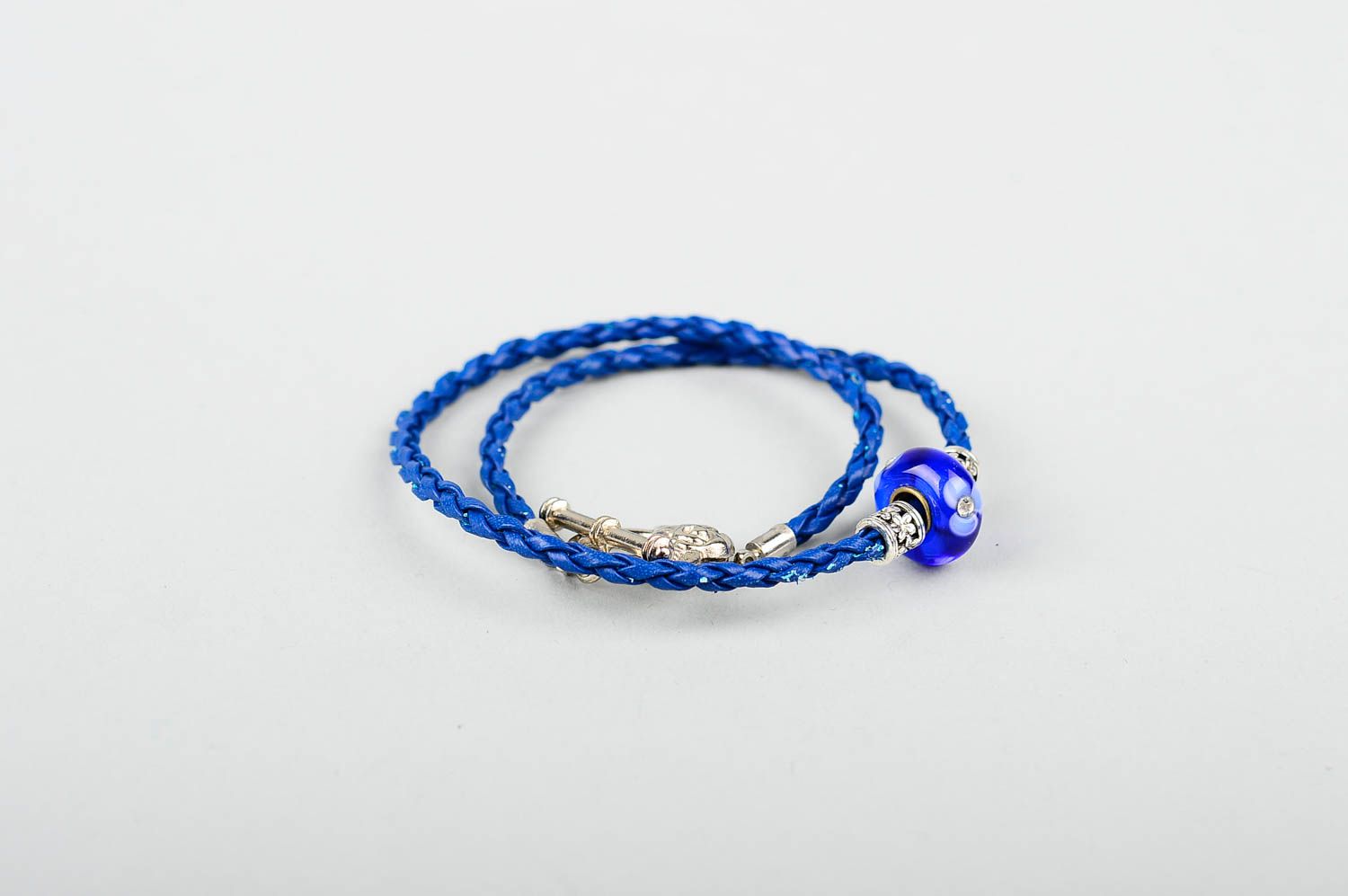 Bracelet cuir artificiel Bijou fait main bleu fin tressé Accessoire design photo 1