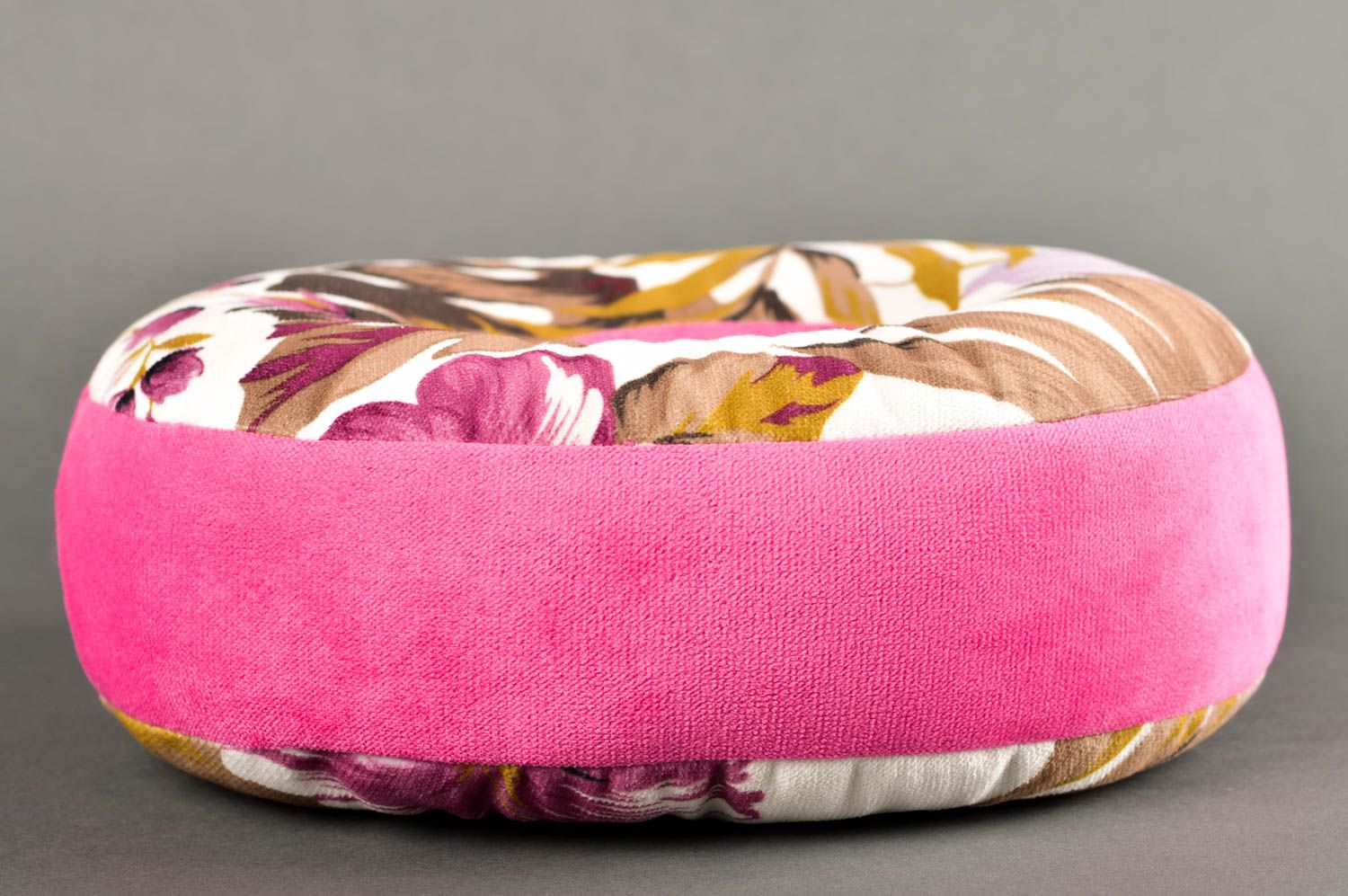 Декоративная подушка ручной работы подушка-буква О красивая подушка розовая фото 3