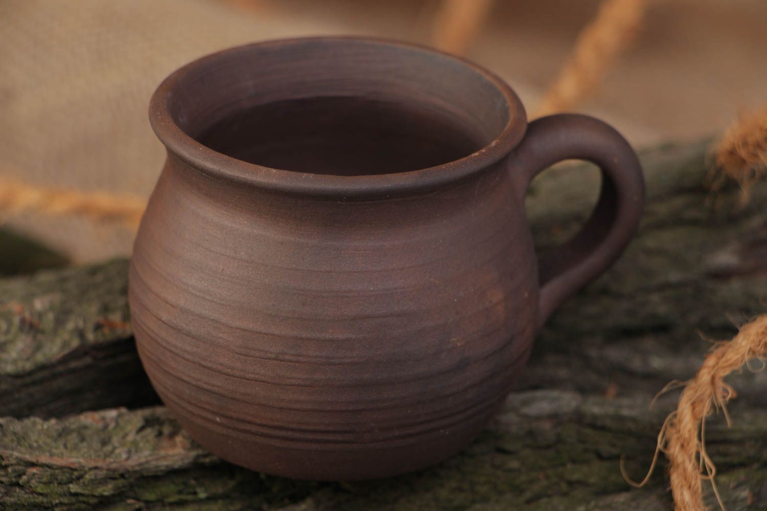 Braune handgemachte Ton Tasse im Ethno Stil 80 ml für Kaffee in Milchbrennen Technik foto 1