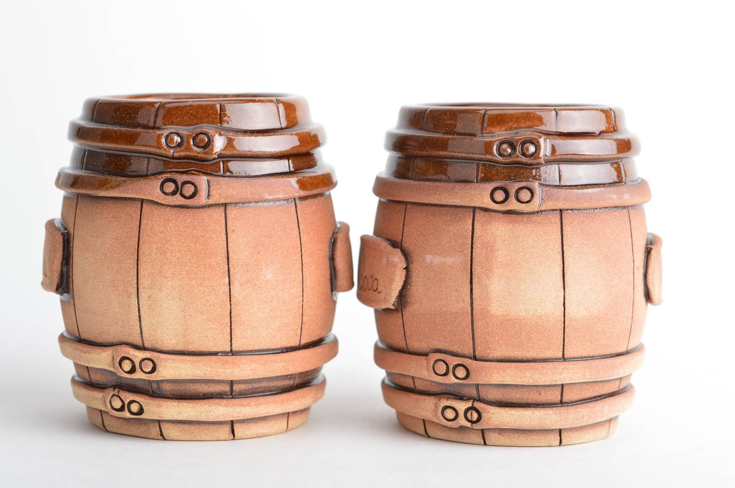 Set of 2 decorative ceramic 3 oz mugs with fake wood pattern and no handle photo 2