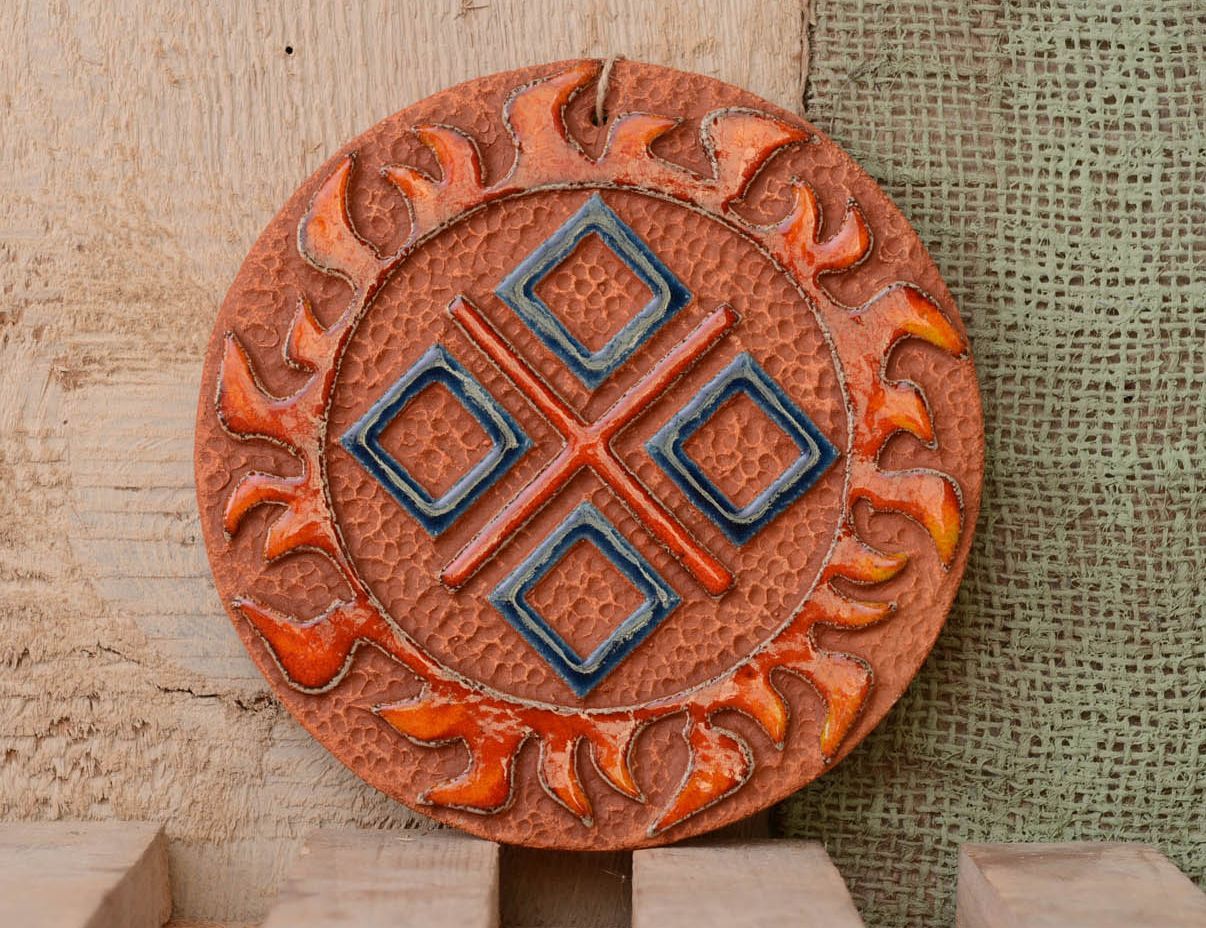 Pingente talismã decorativo coberto com esmalte feito de argila Makosh foto 1