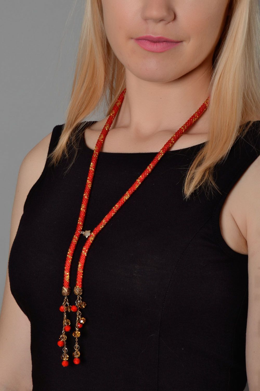Red beaded necklace photo 1