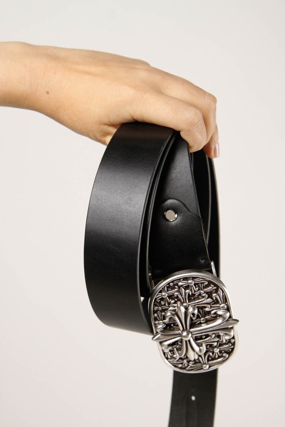 Cinturón de cuero natural negro rtesanal ropa masculina accesorio de moda foto 2