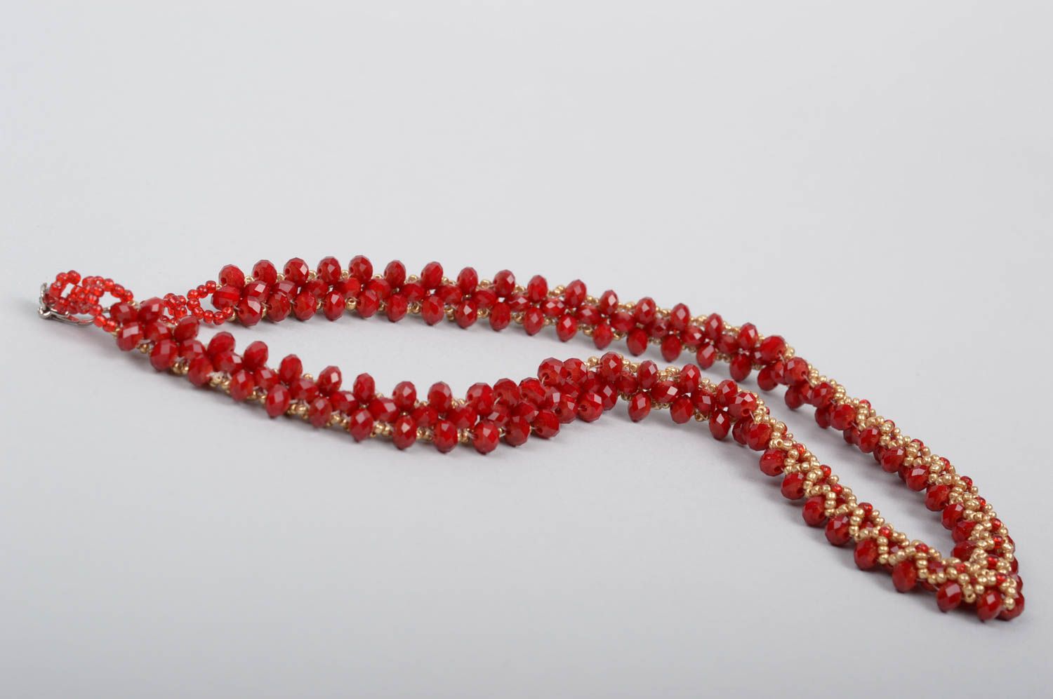Collier long Bijou fait main rouge en perles de rocaille Cadeau femme original photo 4