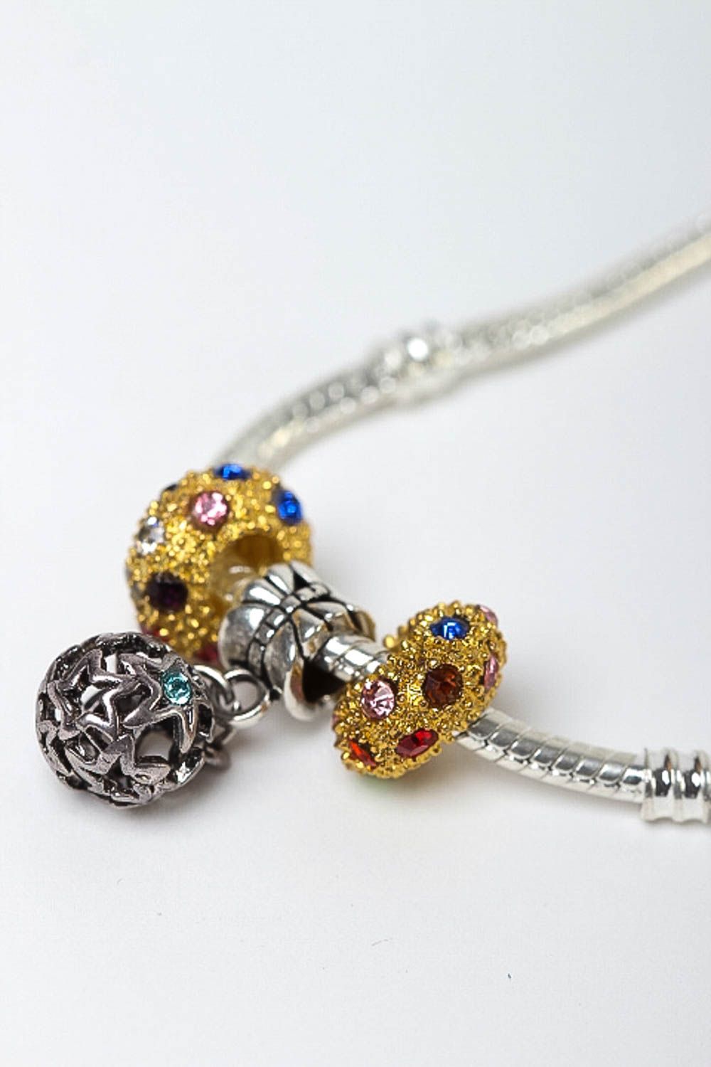 Handmade Damen Armband Designer Schmuck Frauen Accessoire aus Metall mit Perlen foto 3